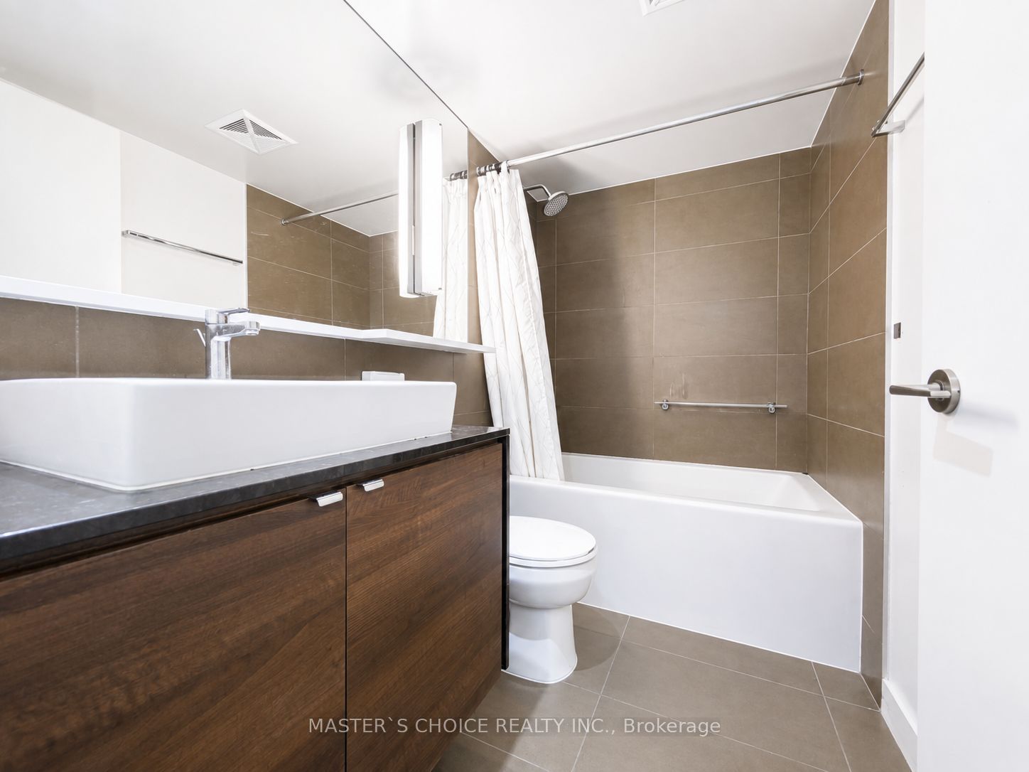 121 Mcmahon Drive 1717 Property Photo 6