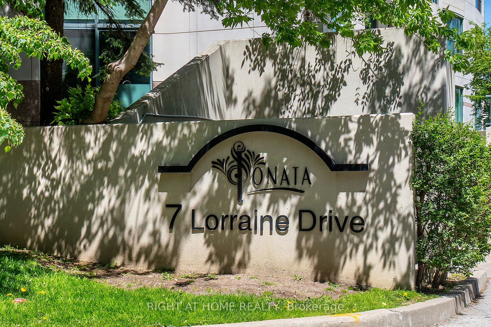 7 Lorraine Drive 210 Property Photo 3