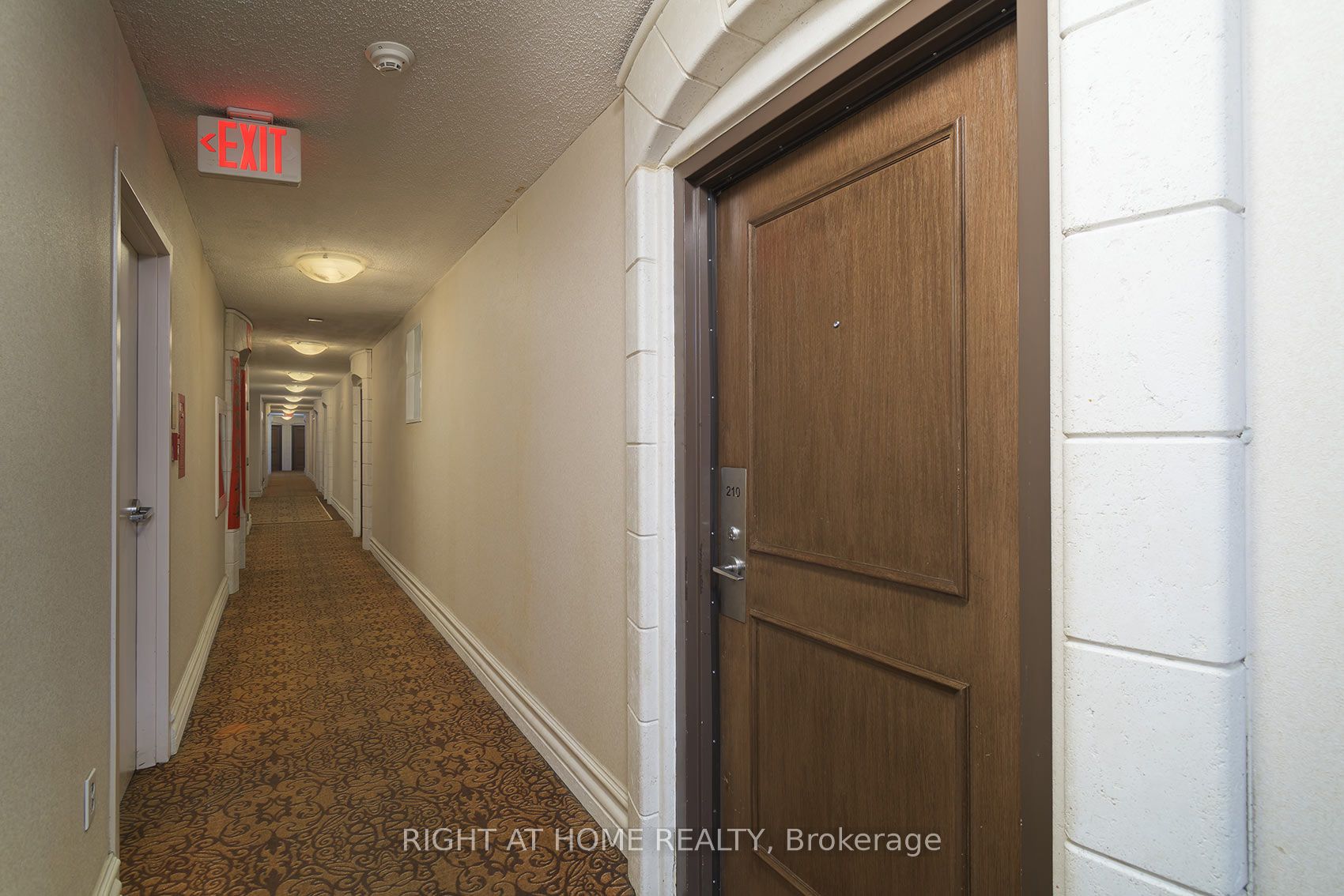 7 Lorraine Drive 210 Property Photo 8