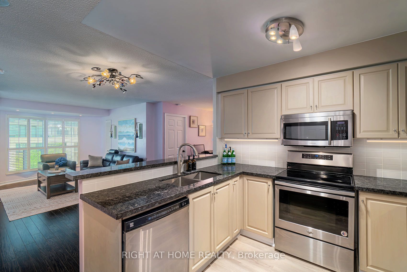 7 Lorraine Drive 210 Property Photo 14