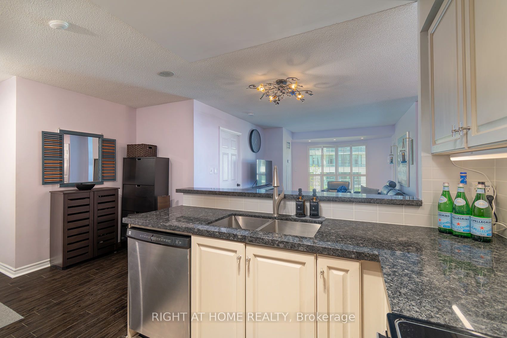 7 Lorraine Drive 210 Property Photo 16