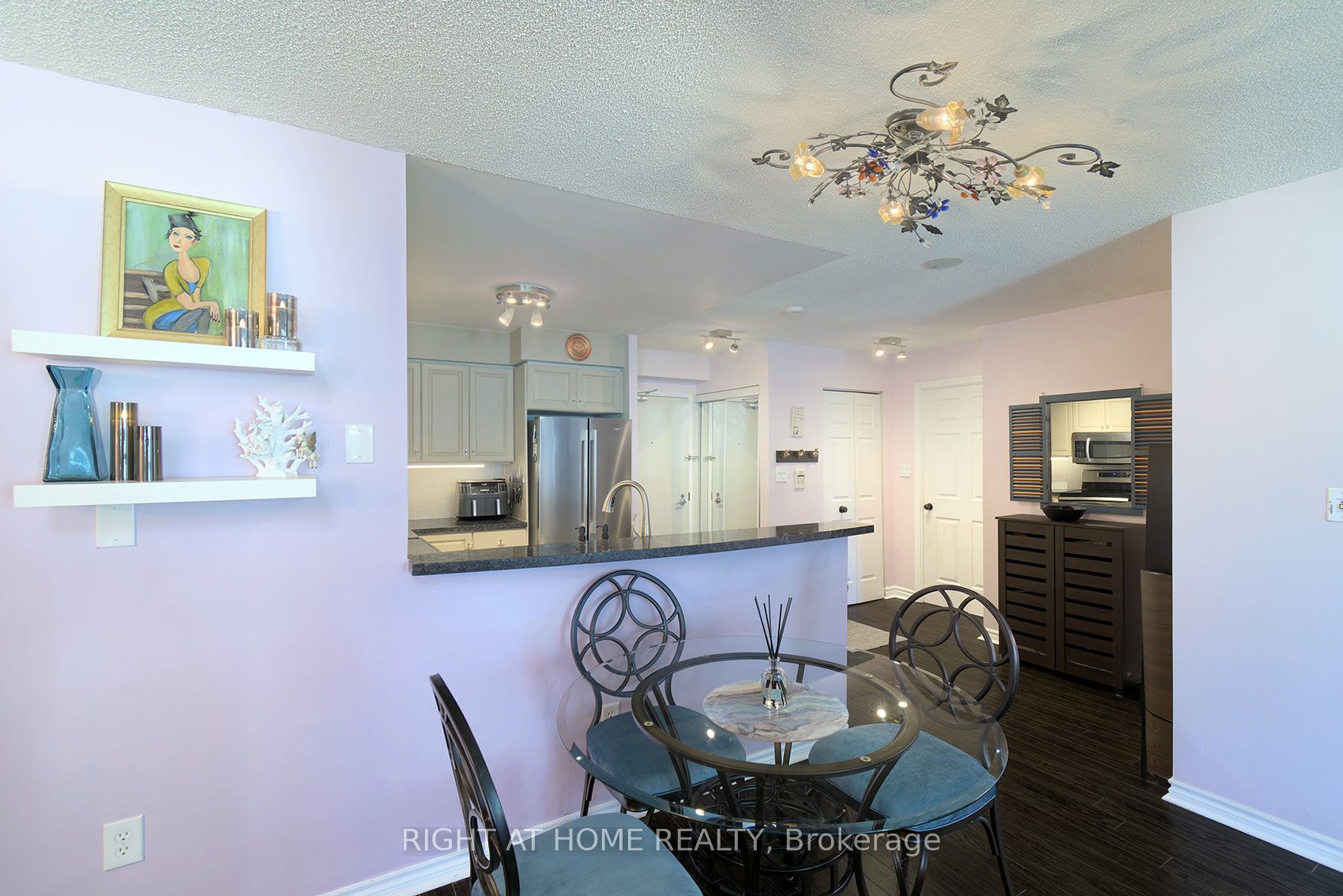 7 Lorraine Drive 210 Property Photo 18