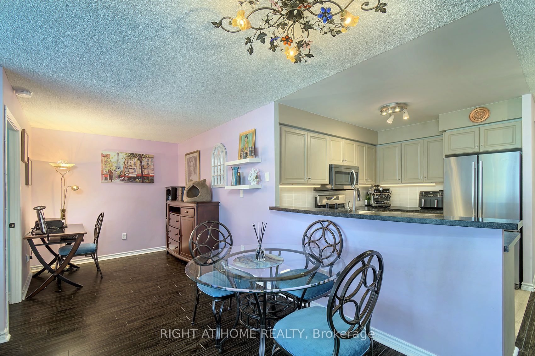 7 Lorraine Drive 210 Property Photo 19
