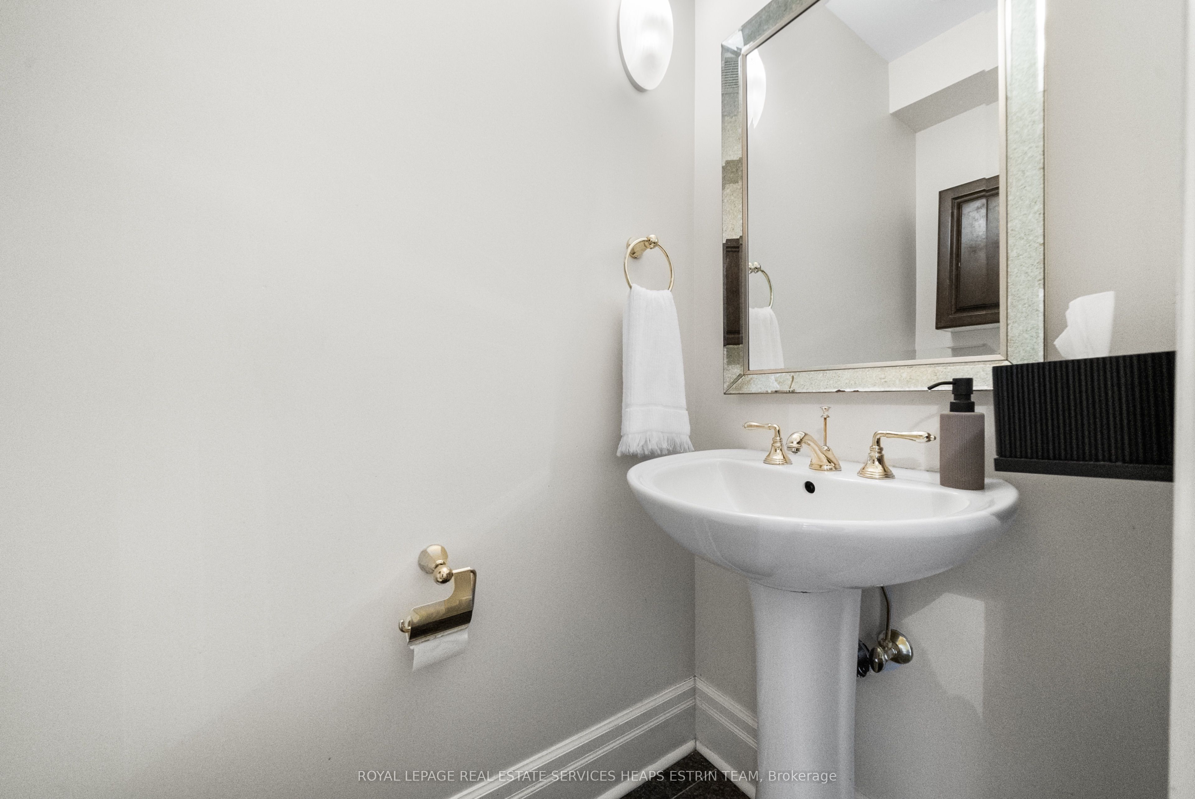 304 Heath Street E Property Photo 21
