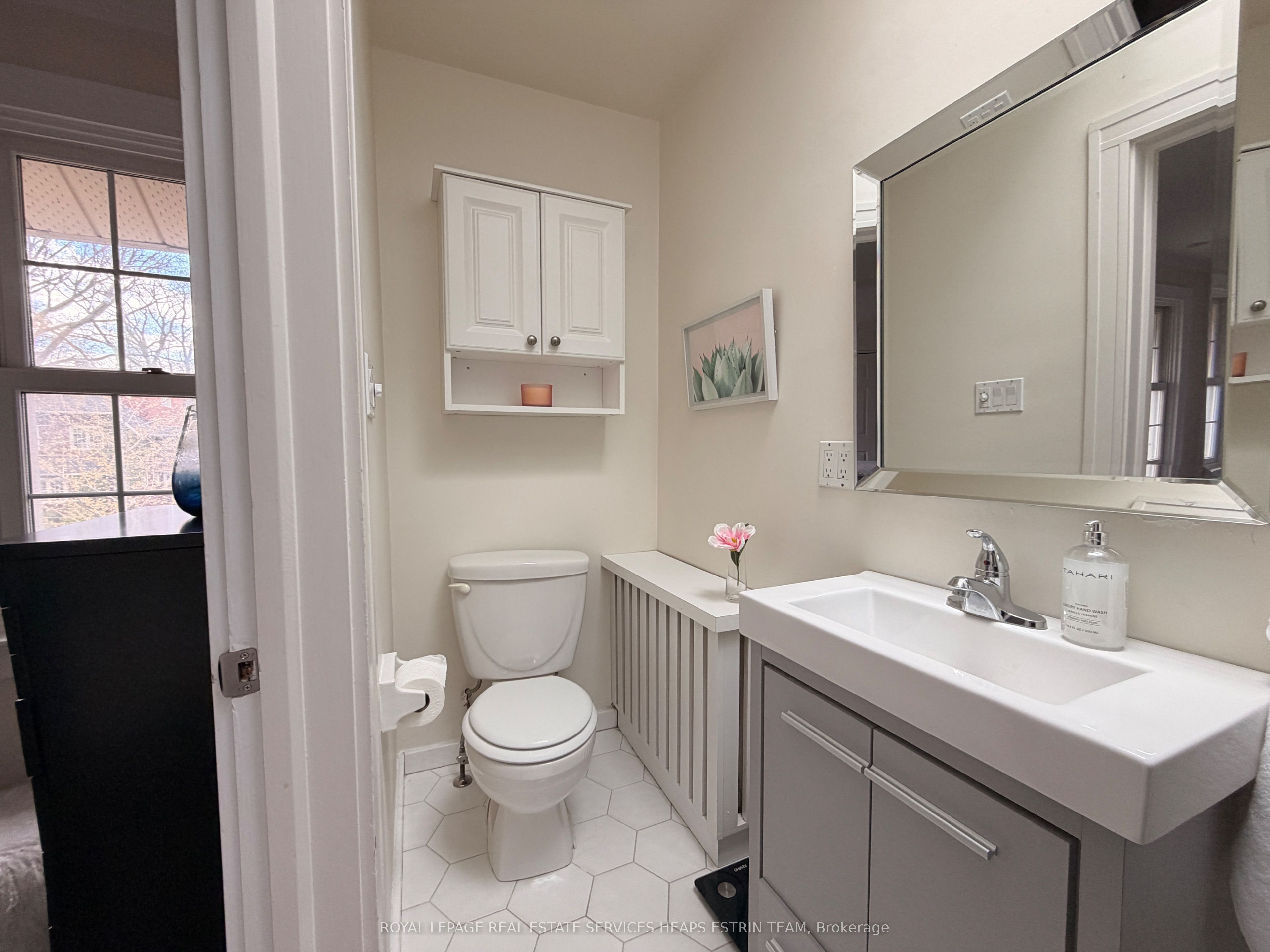 304 Heath Street E Property Photo 31