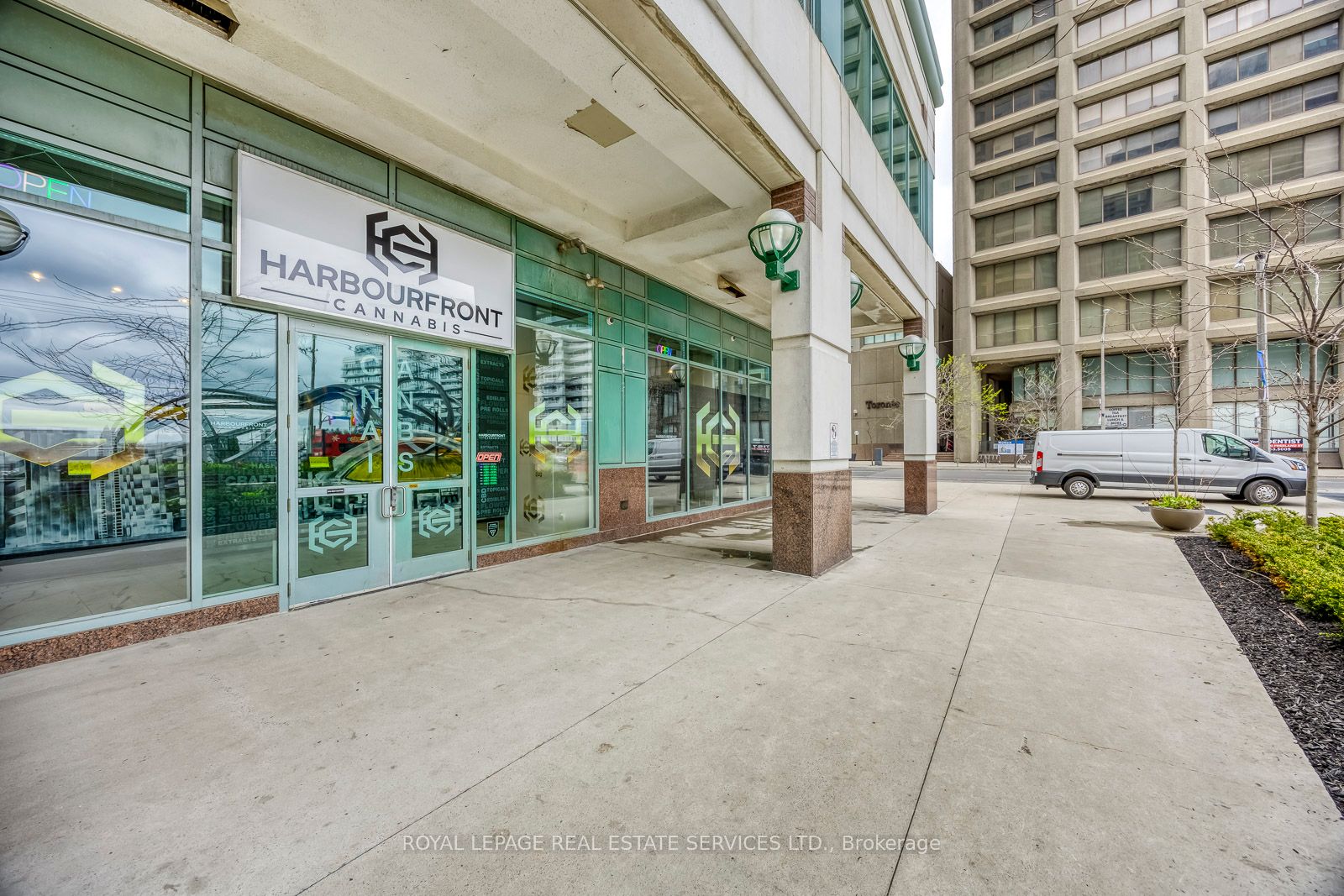 10 Yonge Street Property Photo 7