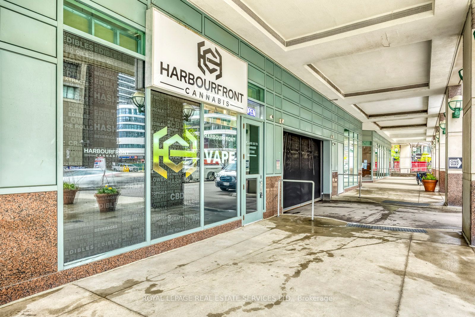 10 Yonge Street Property Photo 10