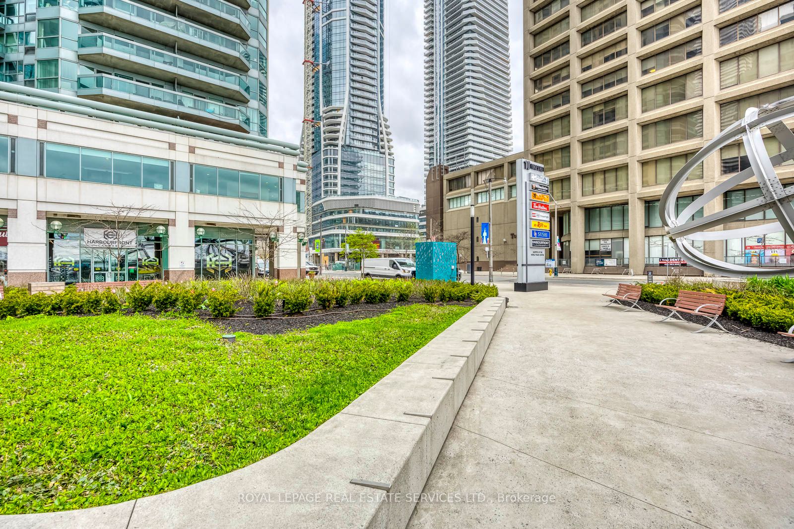 10 Yonge Street Property Photo 15