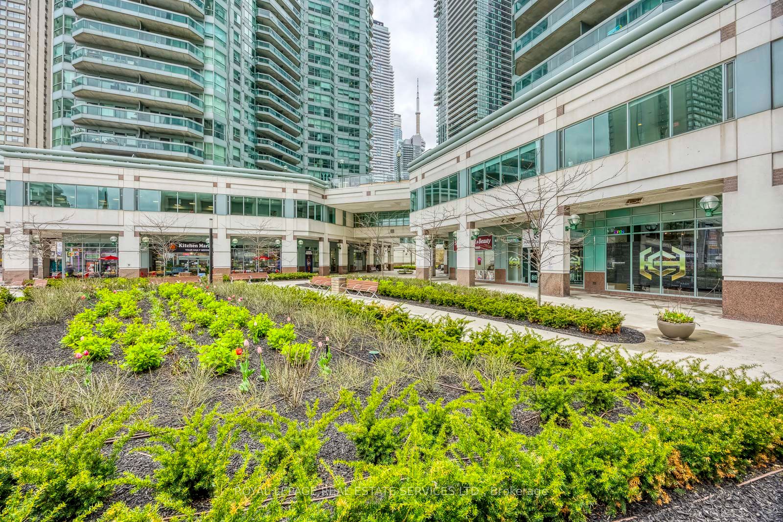 10 Yonge Street Property Photo 16
