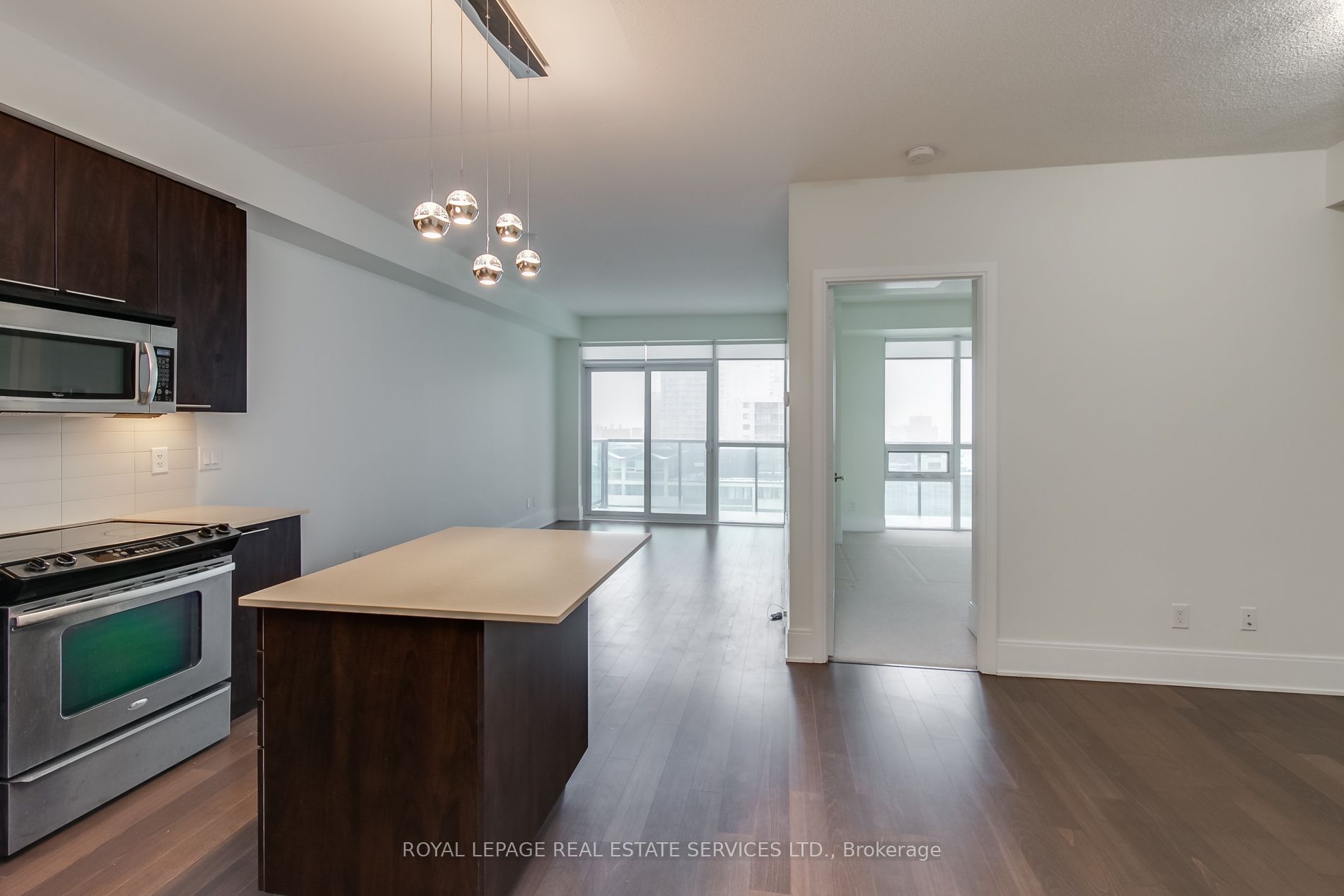 25 Broadway Avenue 1408 Property Photo 2