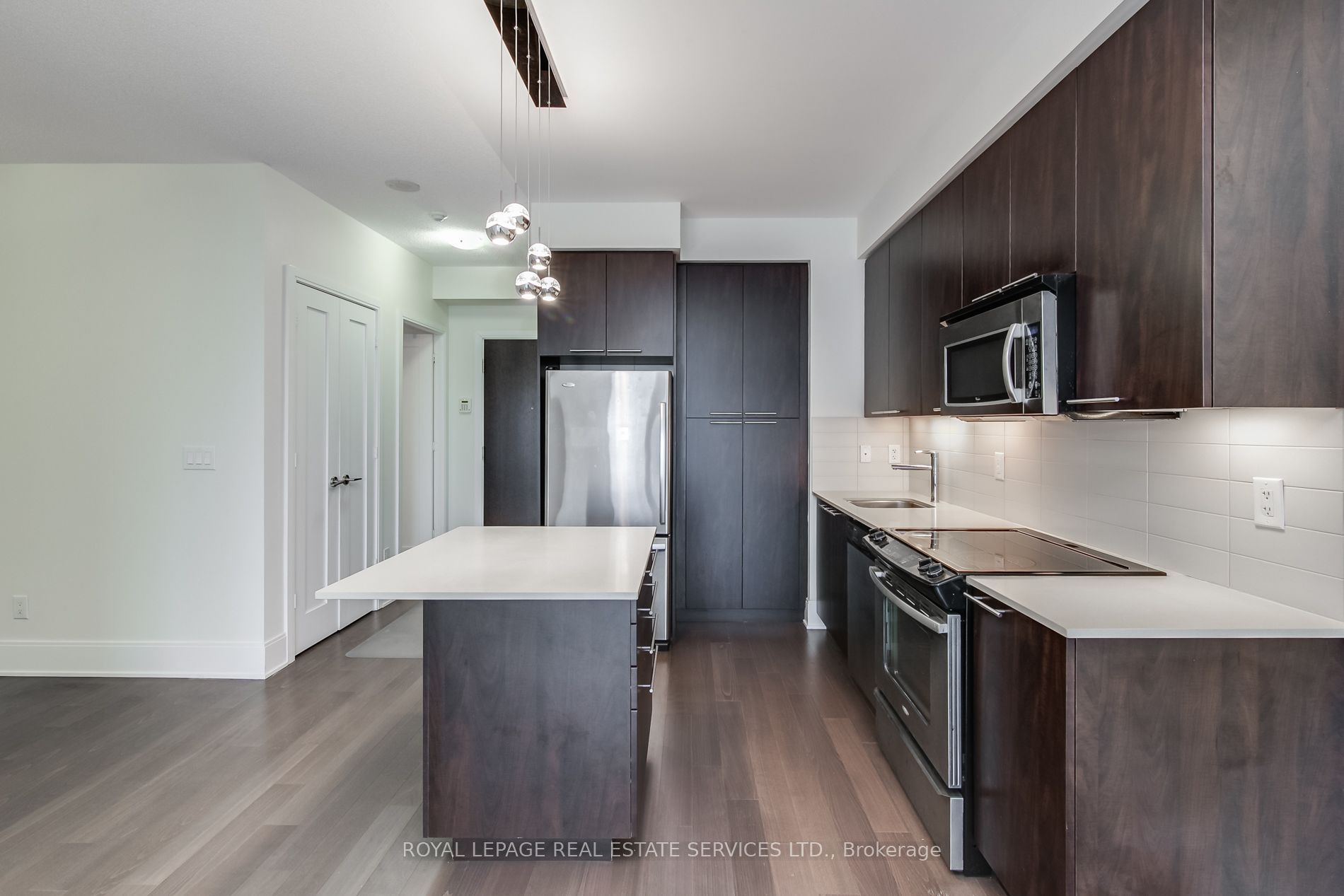 25 Broadway Avenue 1408 Property Photo 4