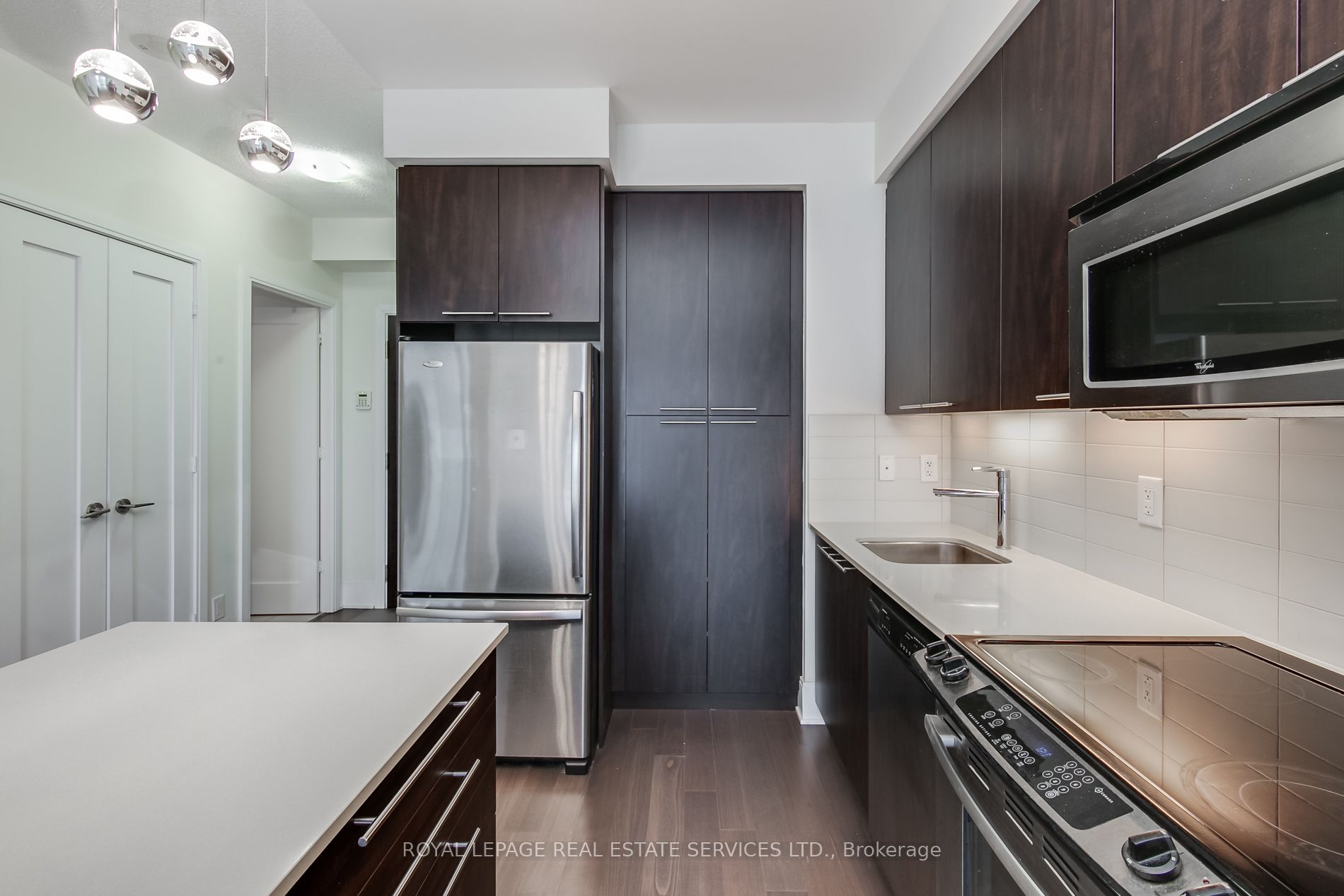 25 Broadway Avenue 1408 Property Photo 5