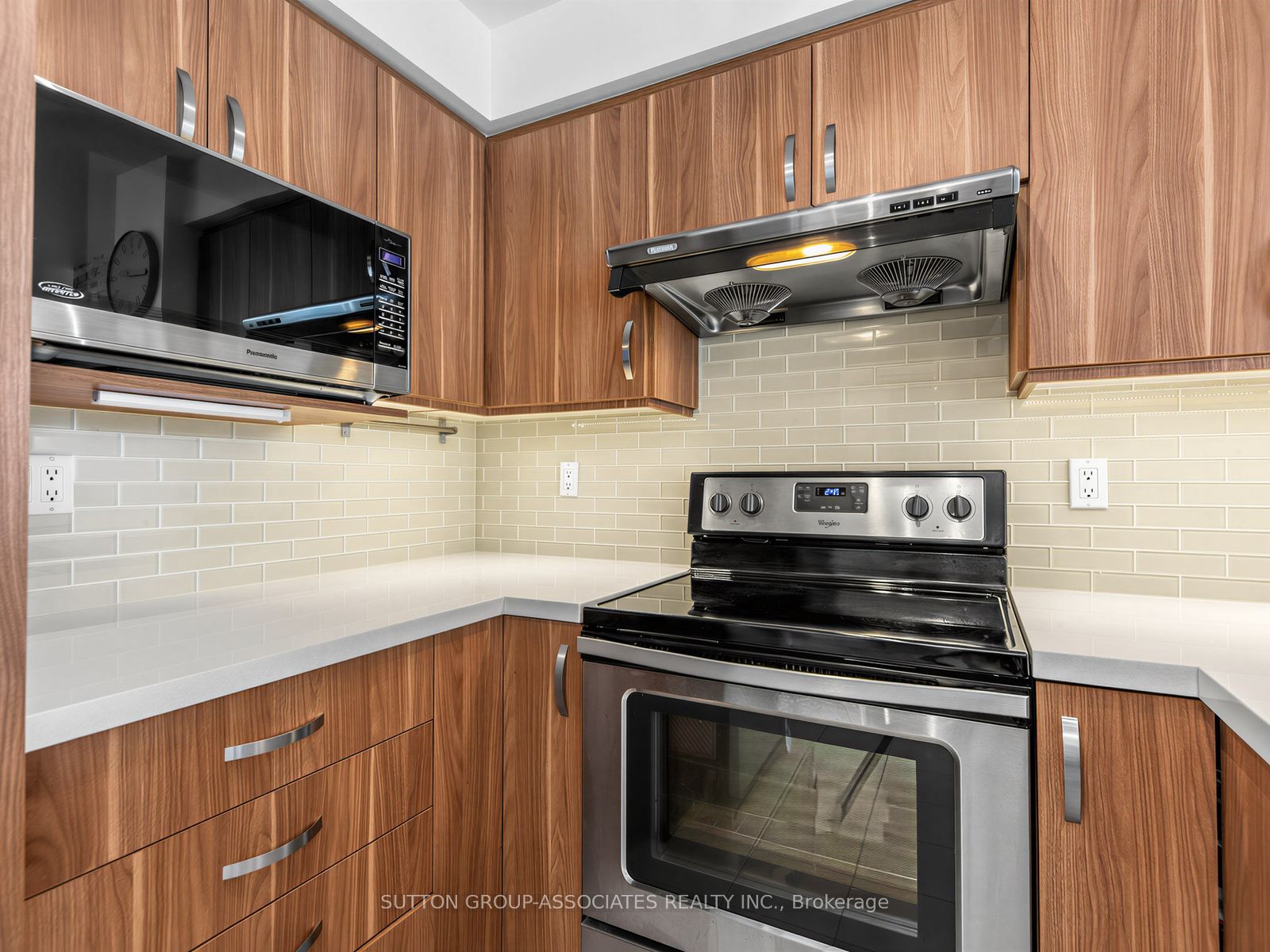 23 Lorraine Drive 1706 Property Photo 4