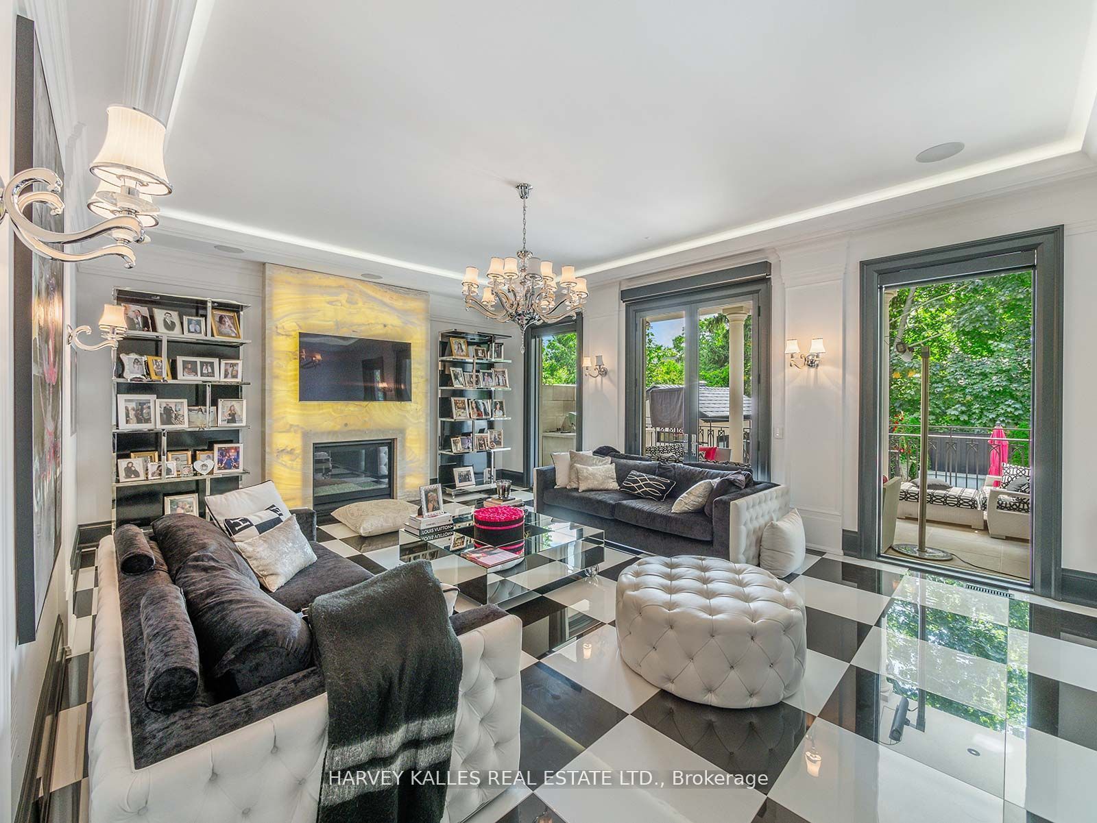 327 Cortleigh Boulevard Property Photo 10