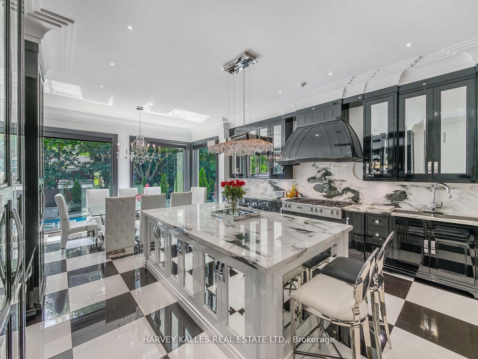 327 Cortleigh Boulevard Property Photo 15