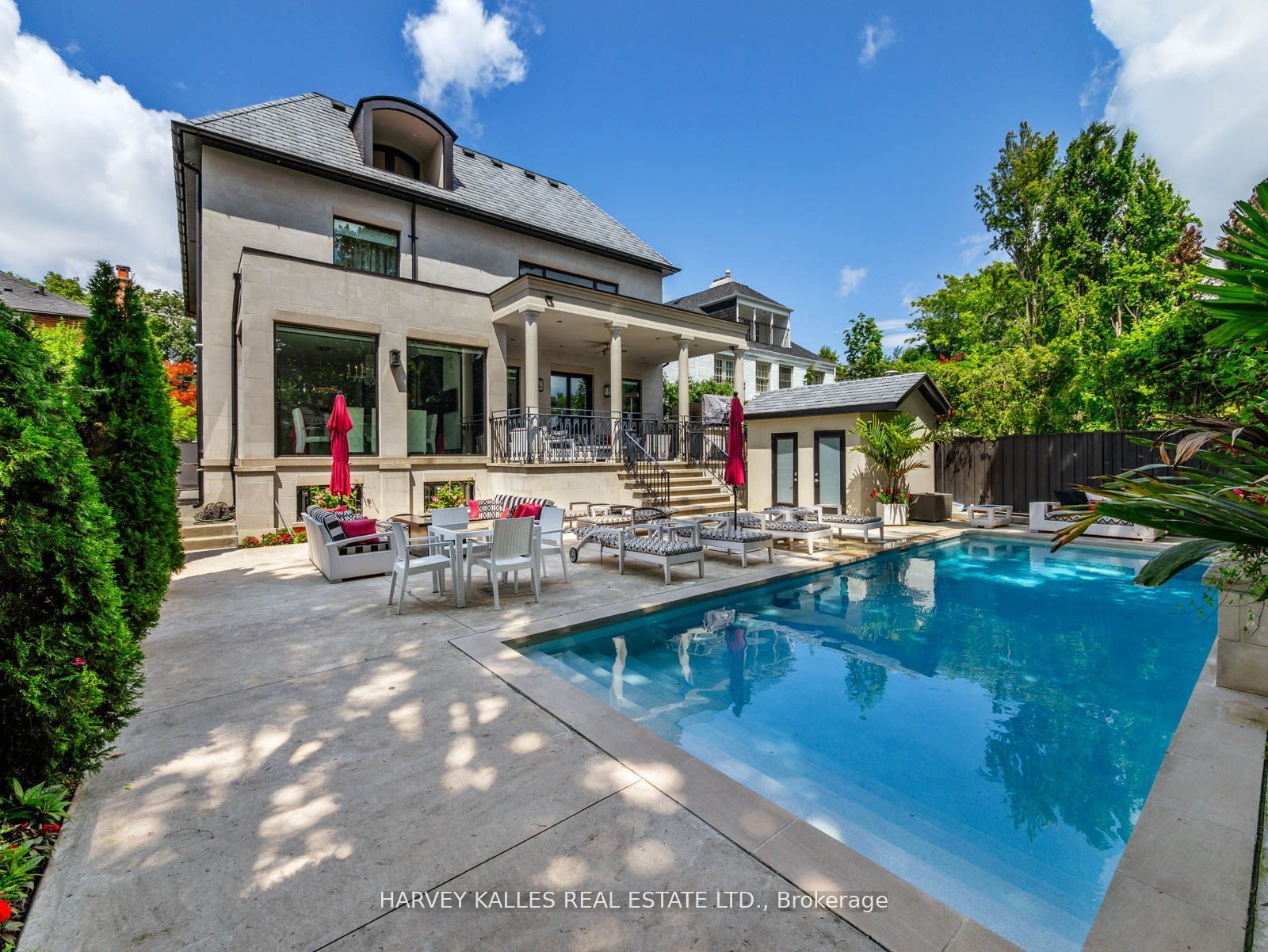 327 Cortleigh Boulevard Property Photo 18