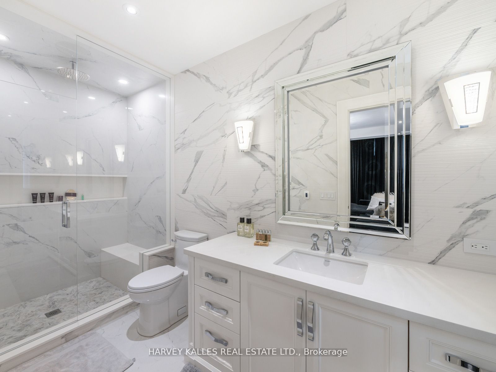 327 Cortleigh Boulevard Property Photo 27