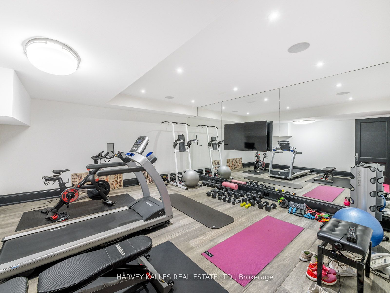 327 Cortleigh Boulevard Property Photo 35