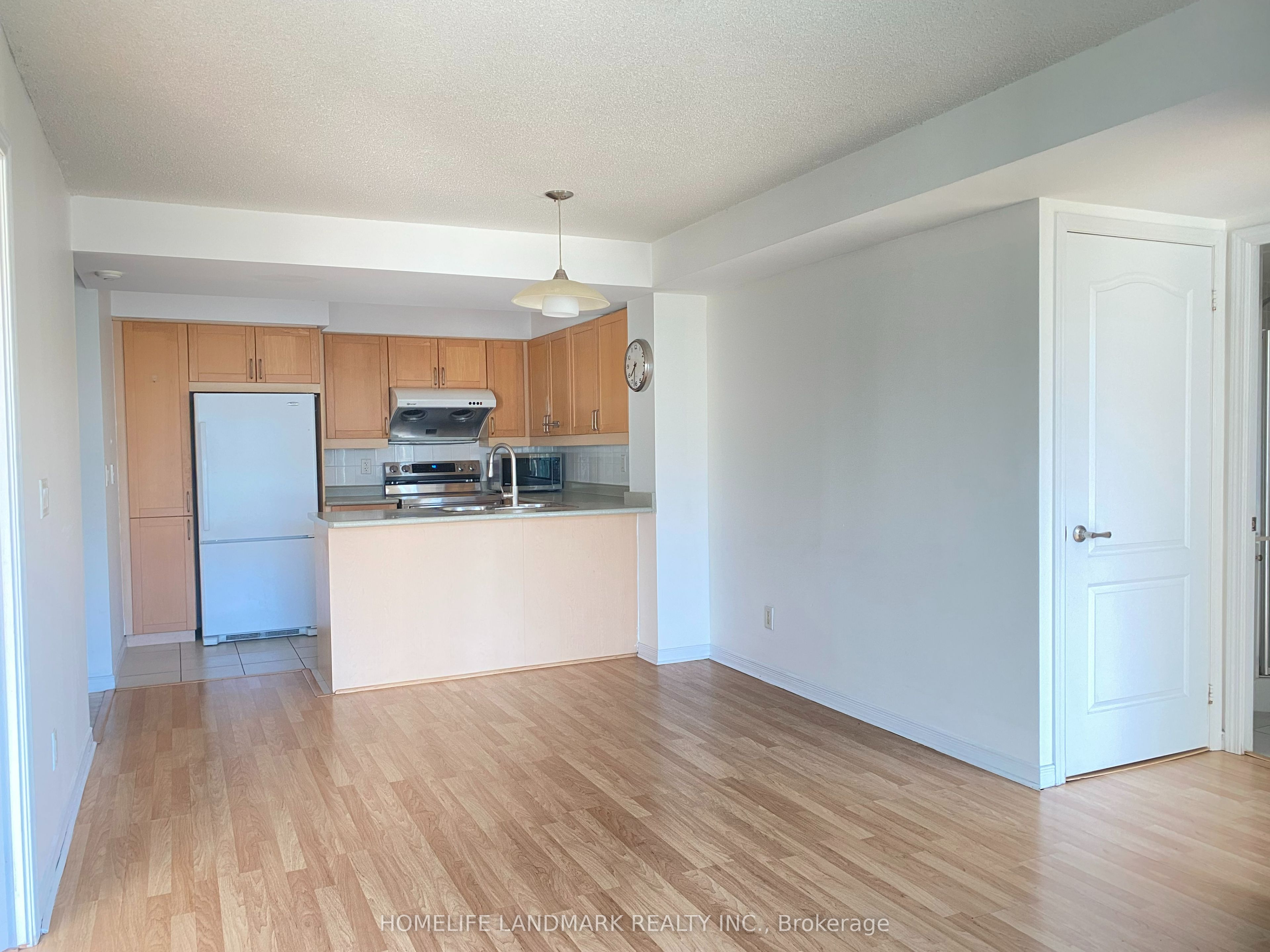 205 The Donway W 615 Property Photo 5