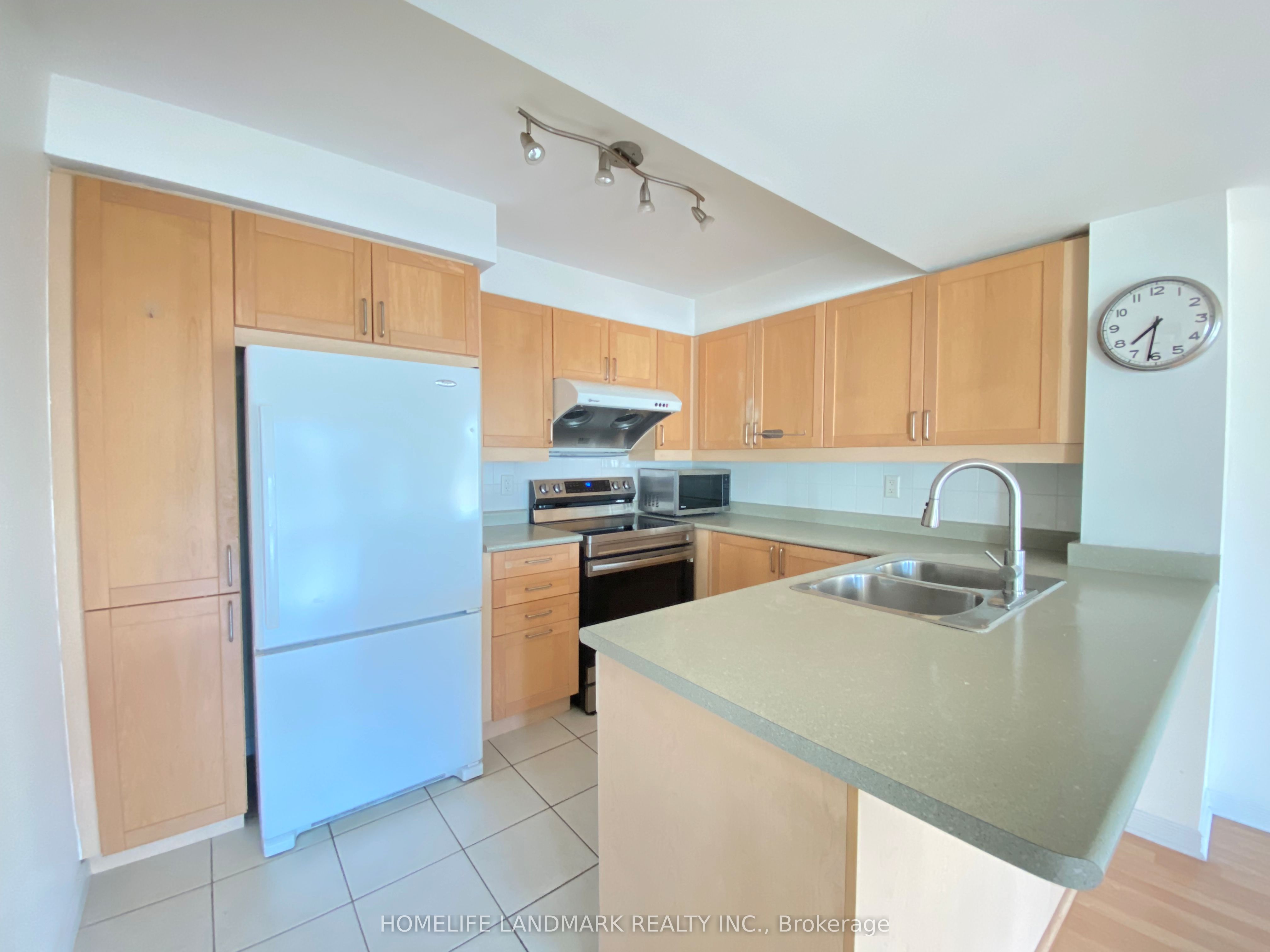 205 The Donway W 615 Property Photo 6