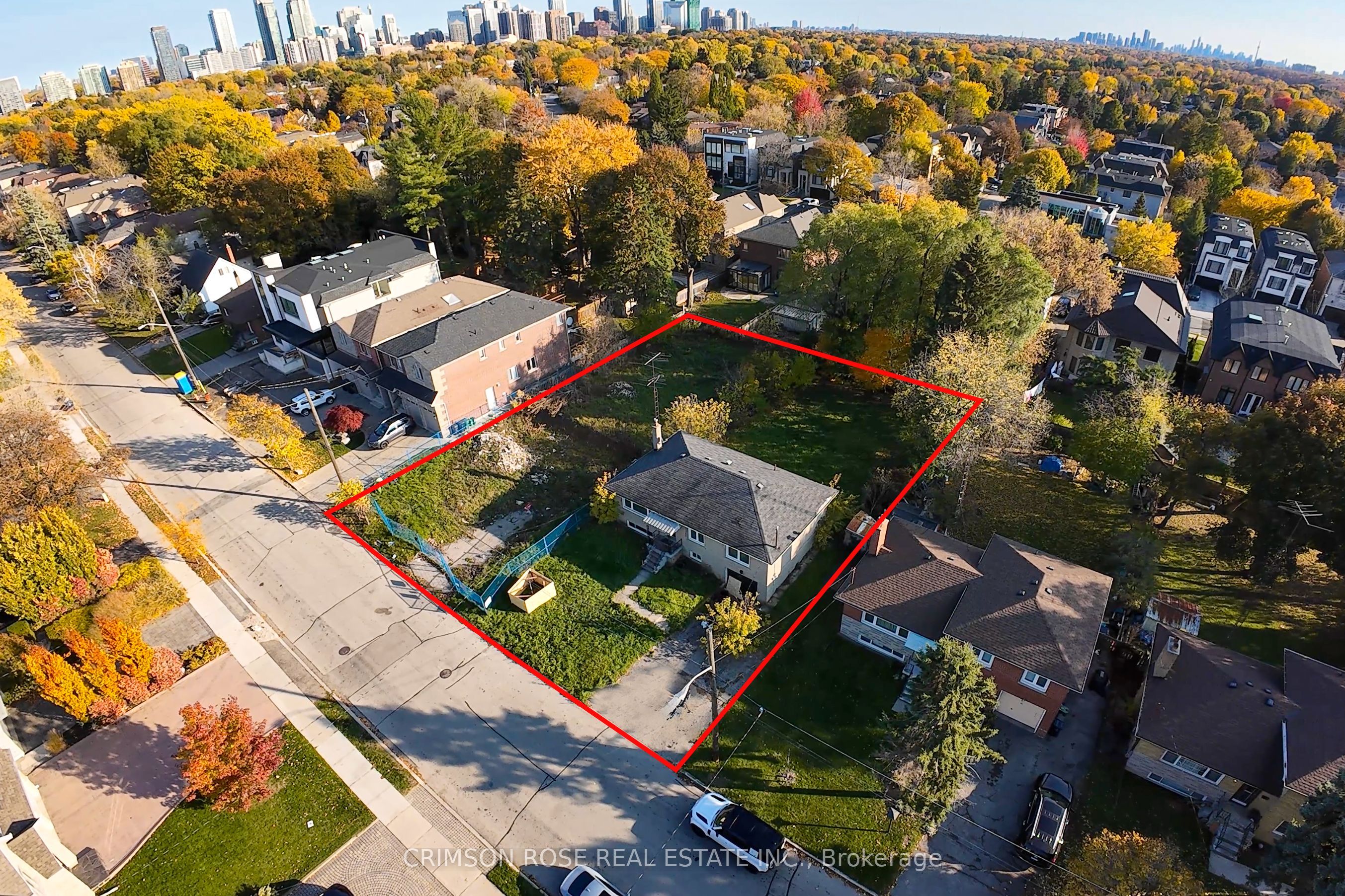 387 Hounslow Avenue Property Photo 4