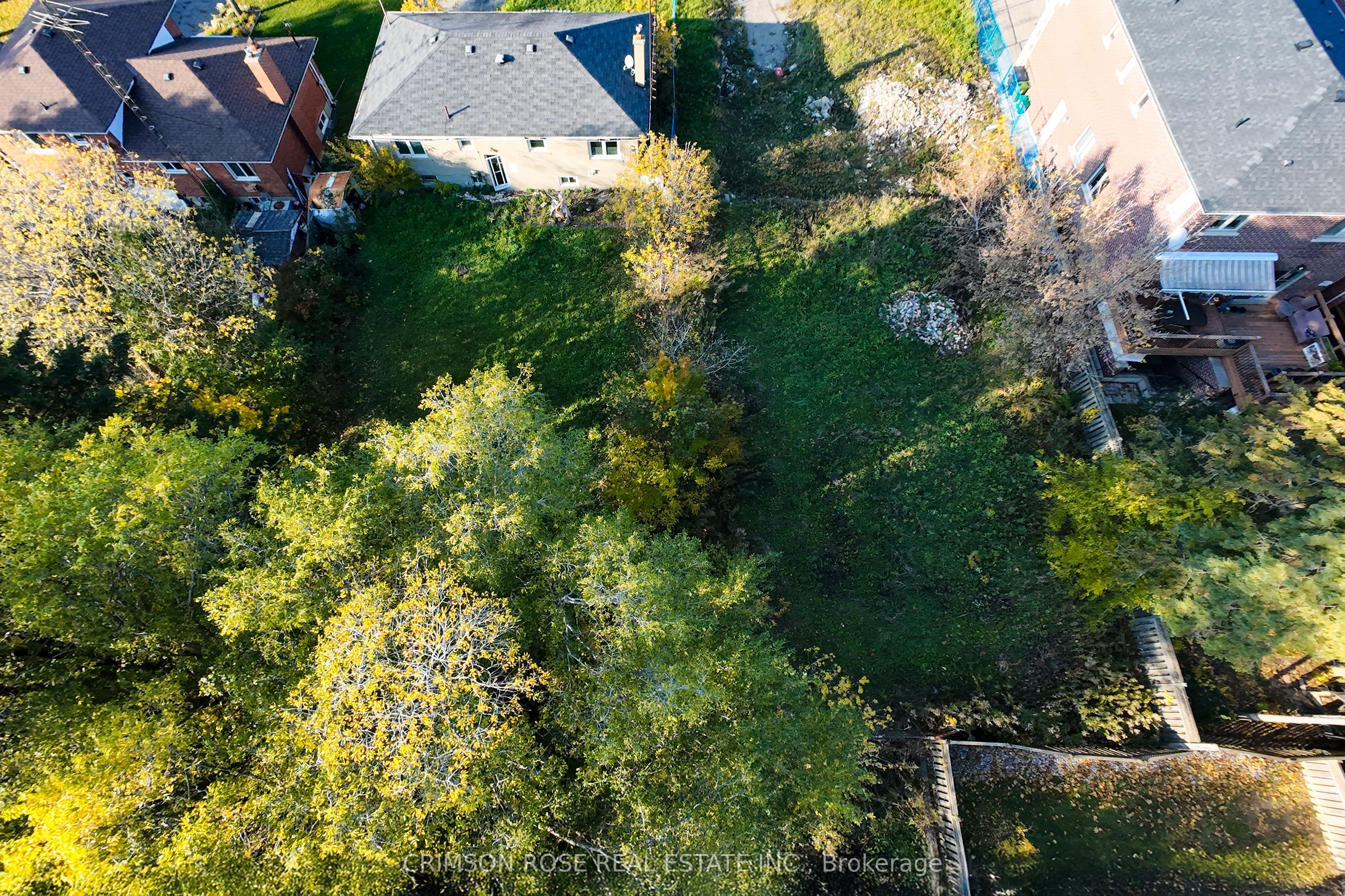 389 Hounslow Avenue Property Photo 9
