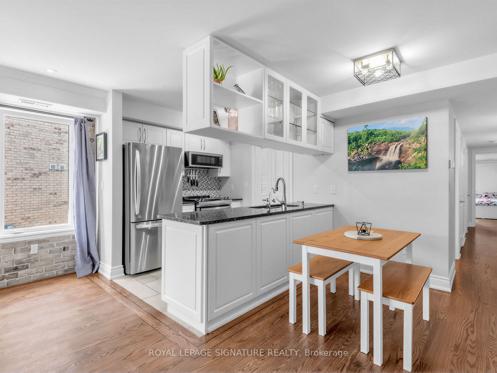 72 Aerodrome Crescent 201 Property Photo 2