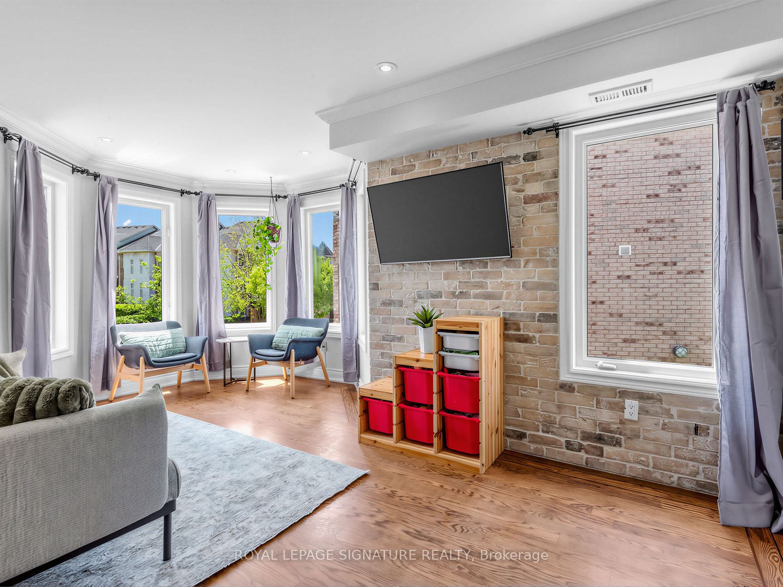 72 Aerodrome Crescent 201 Property Photo 8