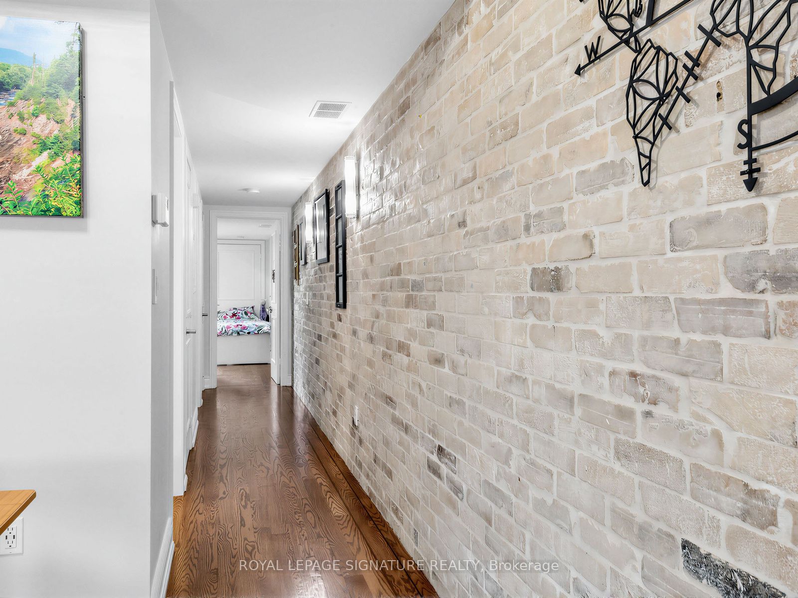 72 Aerodrome Crescent 201 Property Photo 12