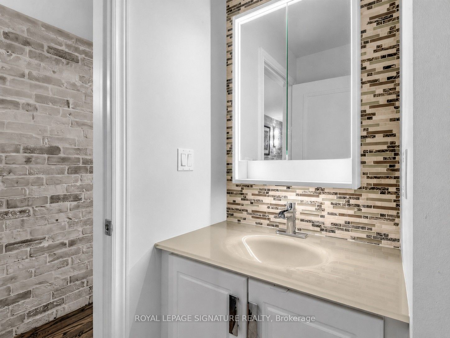 72 Aerodrome Crescent 201 Property Photo 13