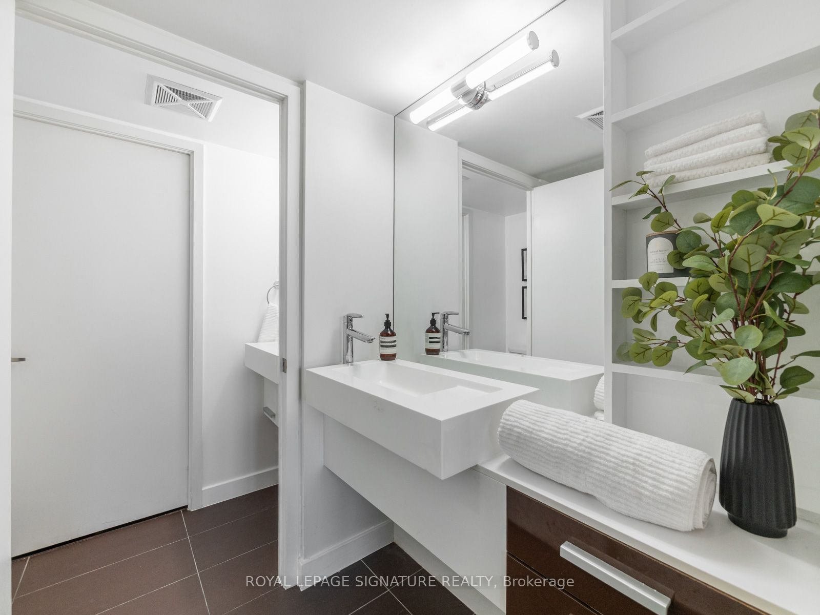 38 Dan Leckie Way 1109 Property Photo 27