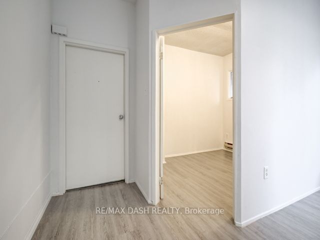 661 Huron Street 105 Property Photo 6