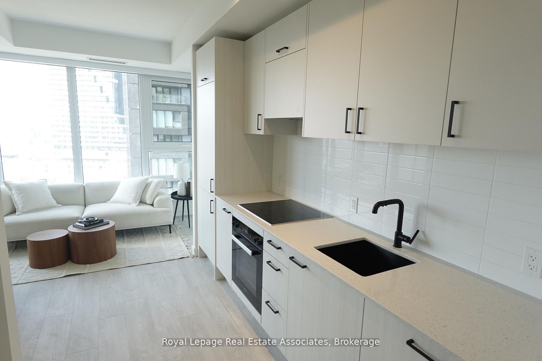1 Quarrington Lane 1004 Property Photo 3