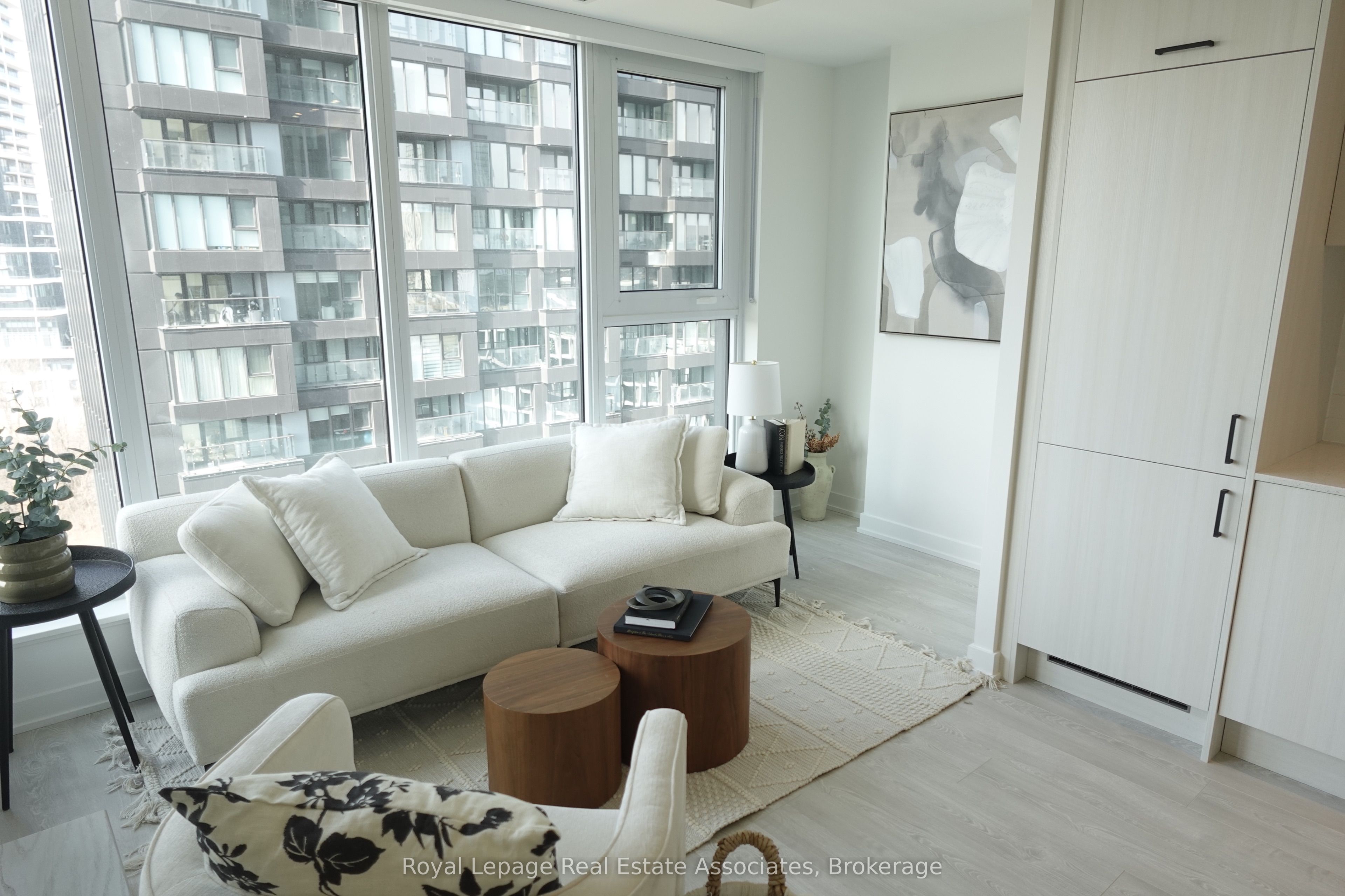 1 Quarrington Lane 1004 Property Photo 6