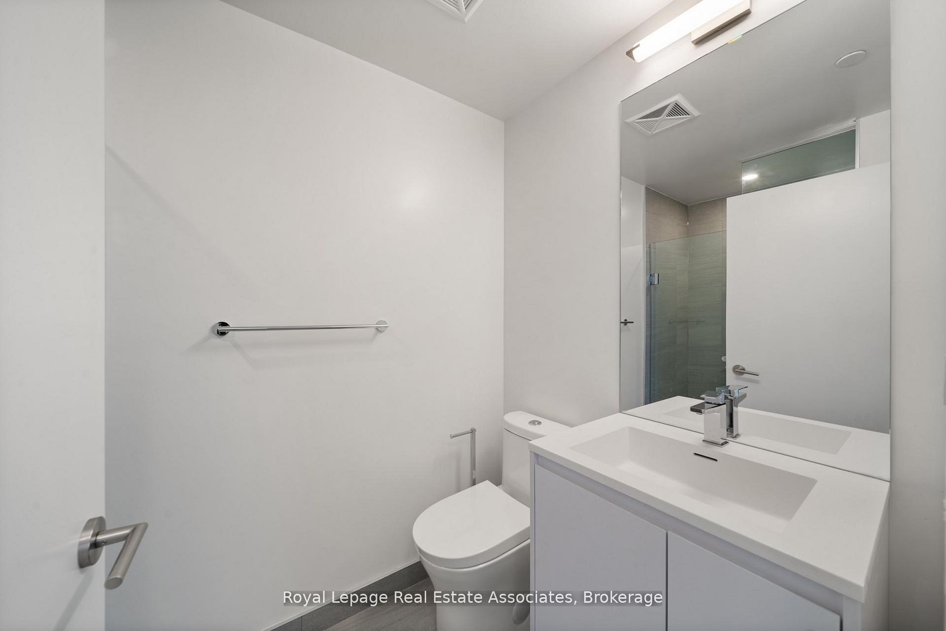 1 Quarrington Lane 1004 Property Photo 10