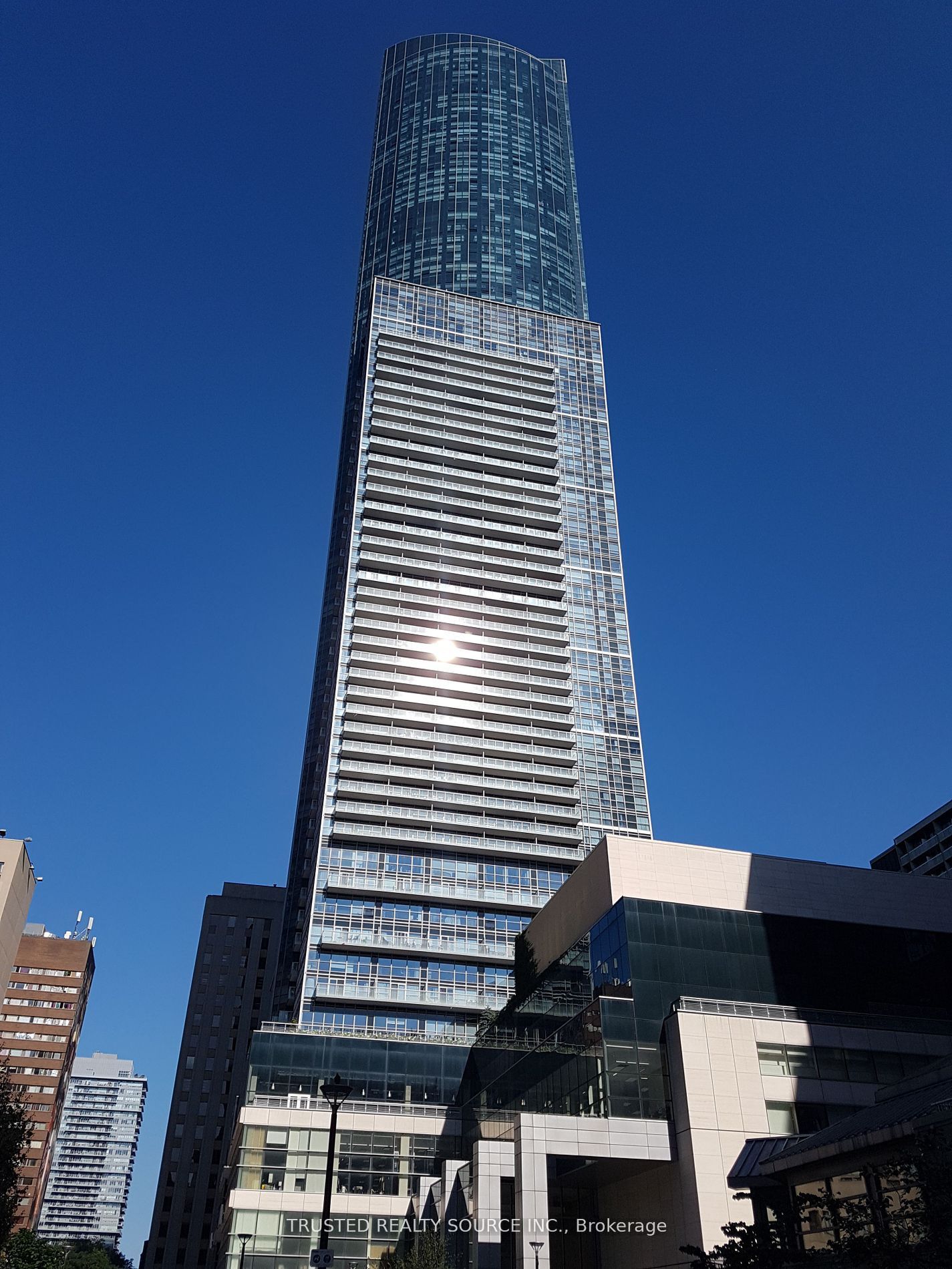 384 Yonge Street 19 Property Photo 15