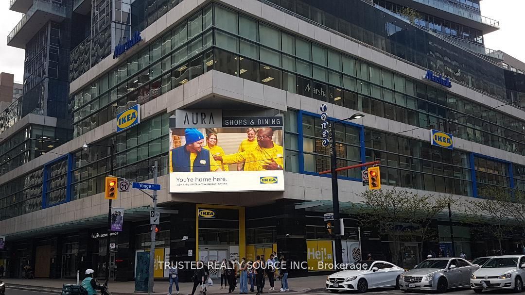 384 Yonge Street 19 Property Photo 16