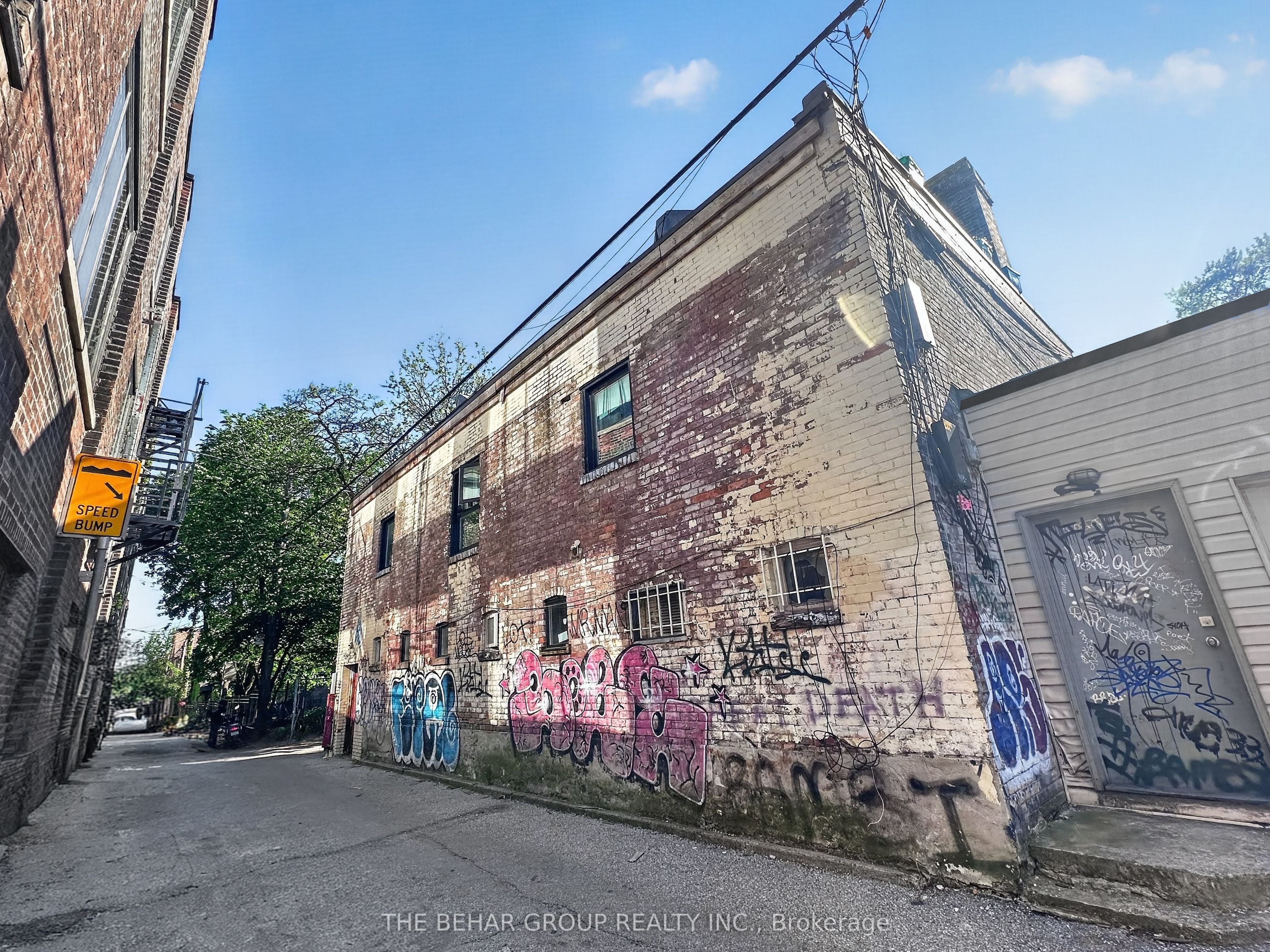 65 Bellwoods Avenue Property Photo 3