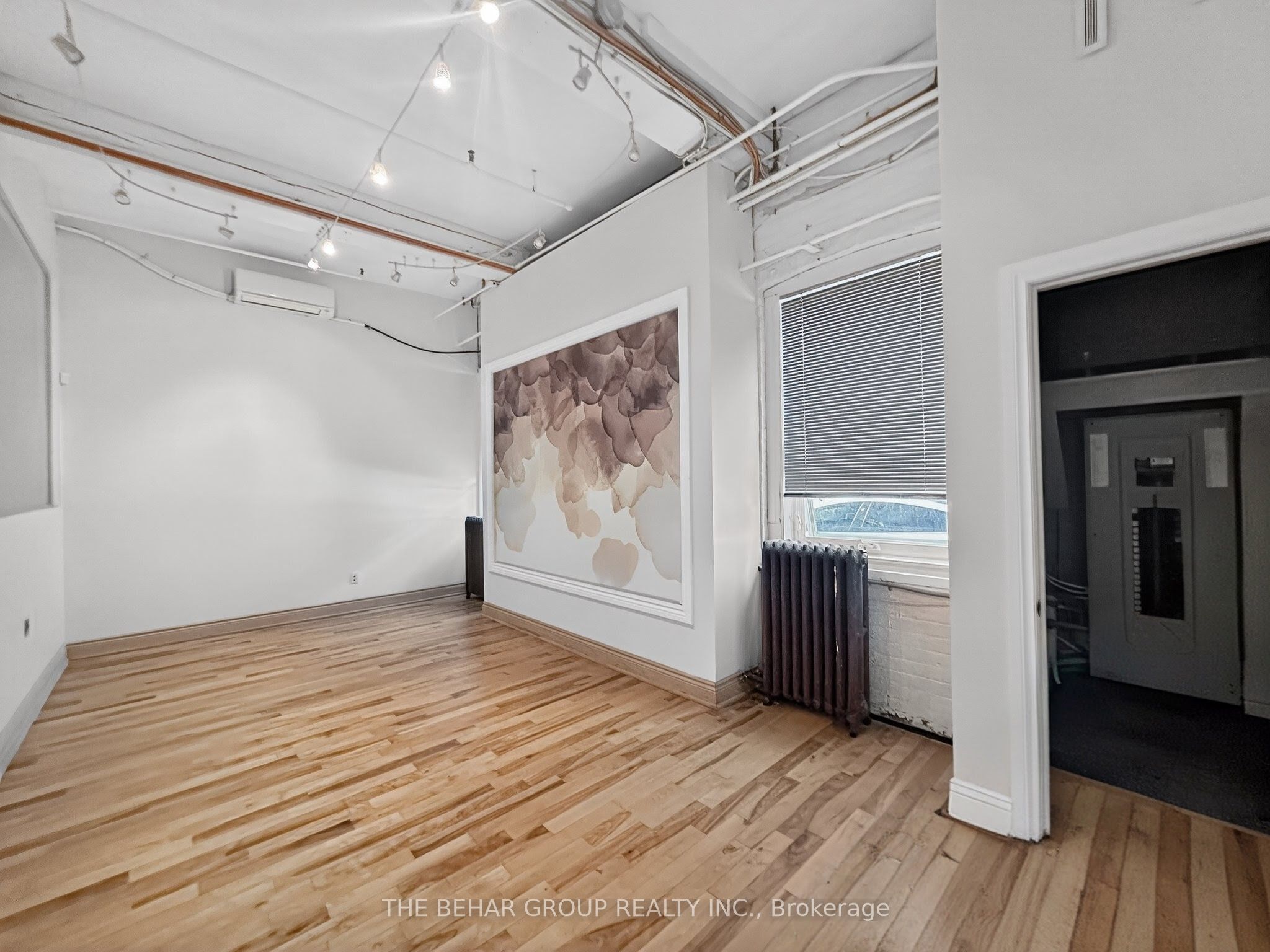 65 Bellwoods Avenue Property Photo 8