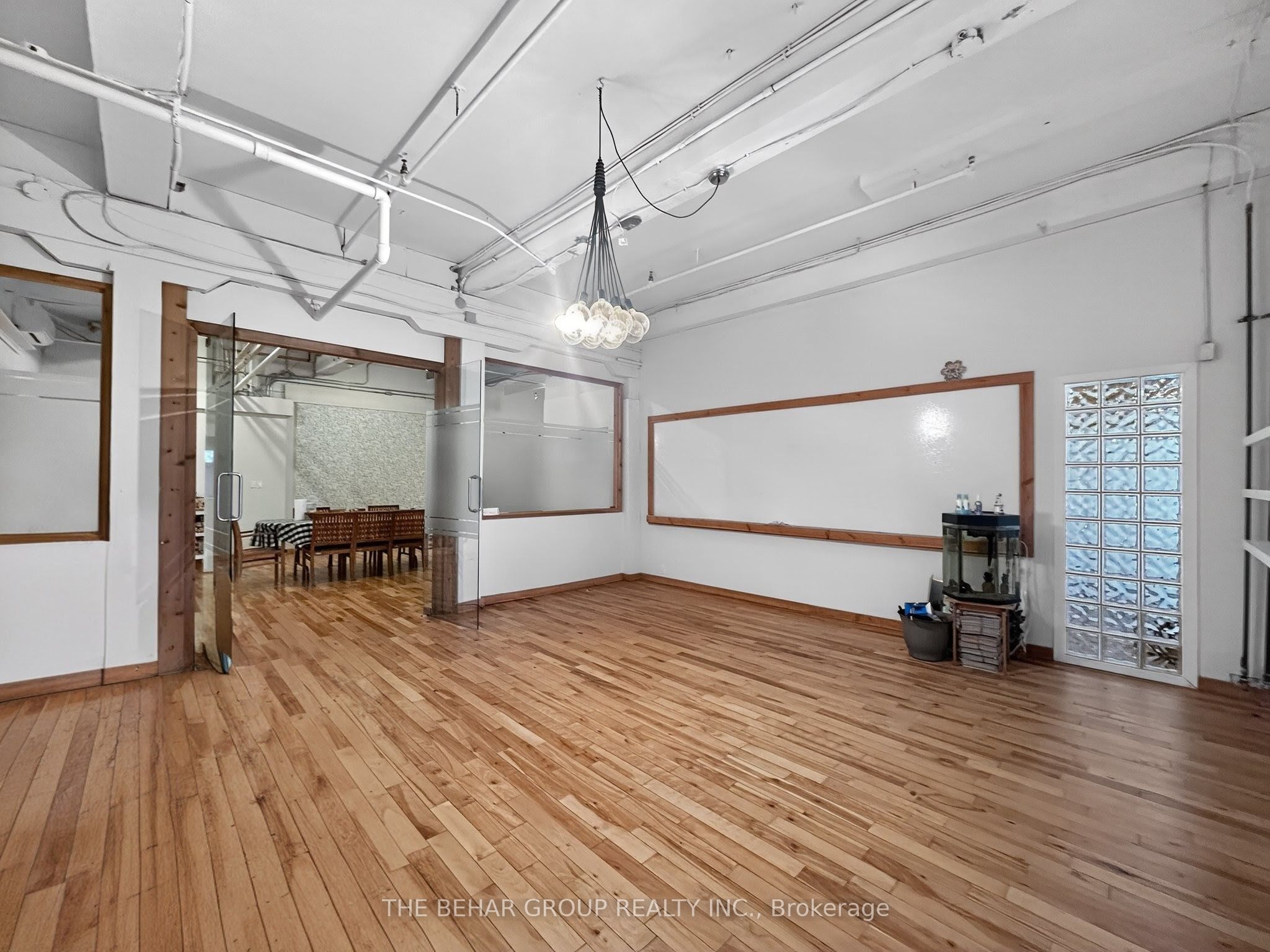 65 Bellwoods Avenue Property Photo 10