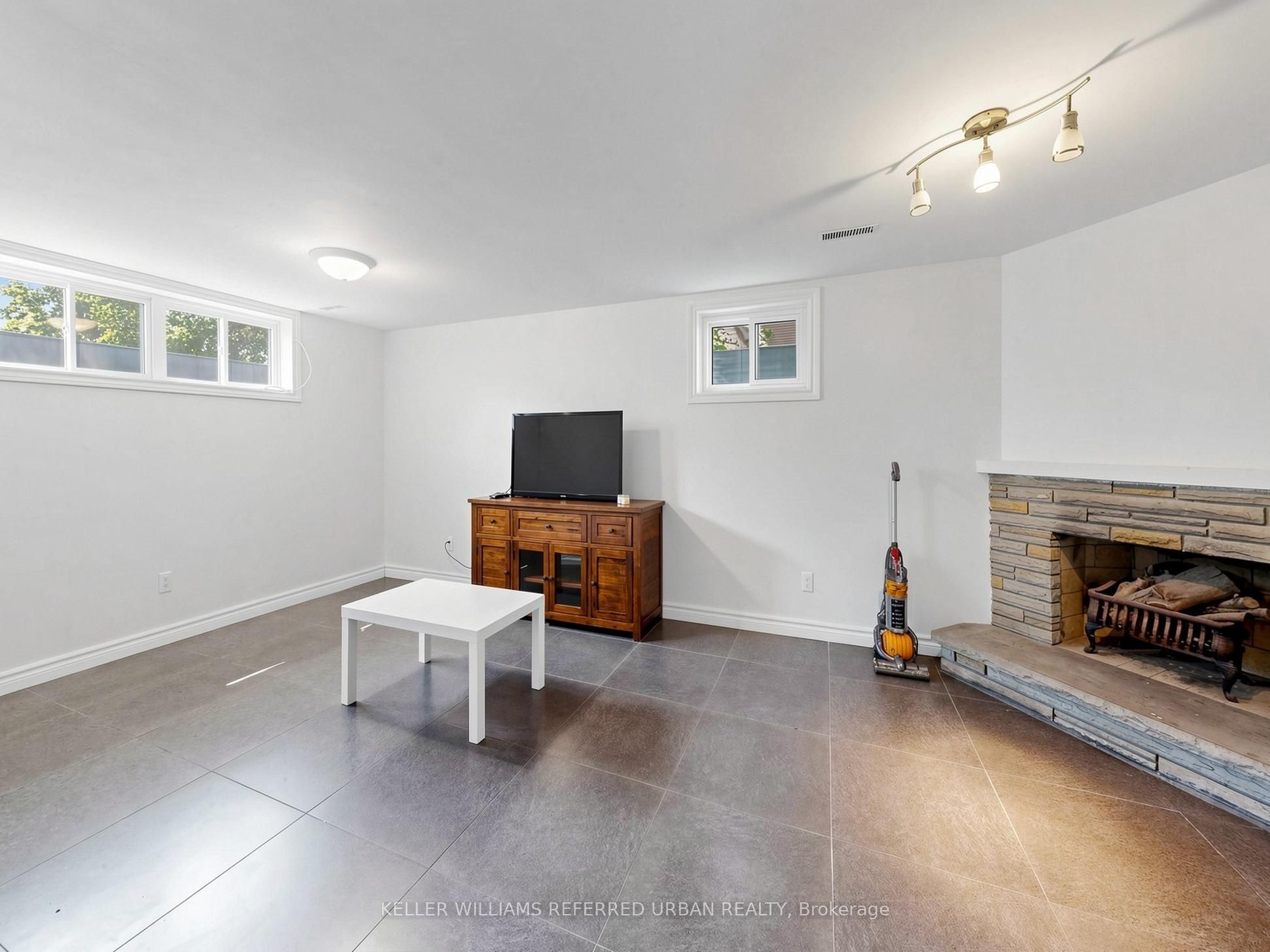 32 Wycliffe Crescent Property Photo 35