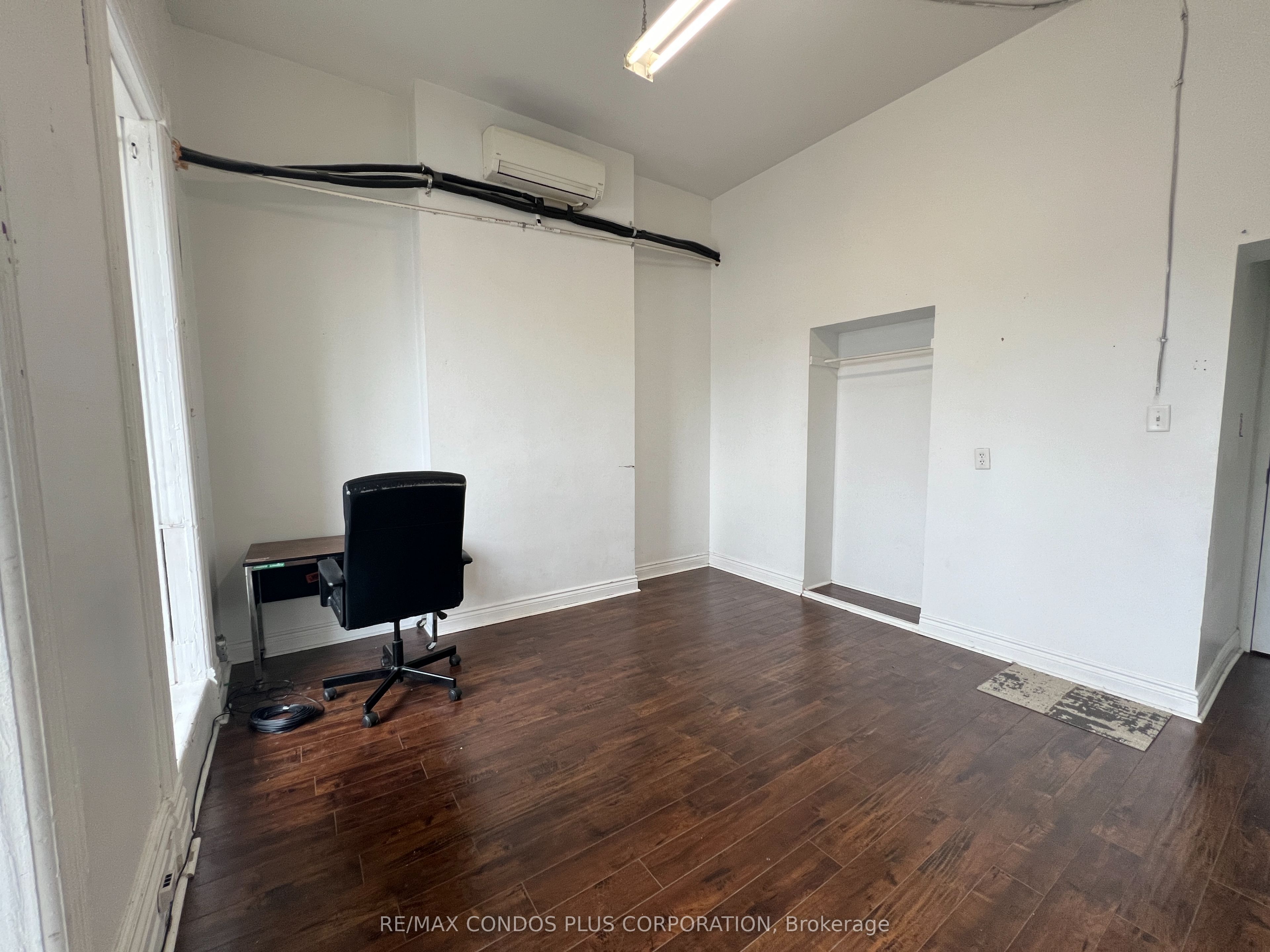 324 Spadina Avenue #b Property Photo 3