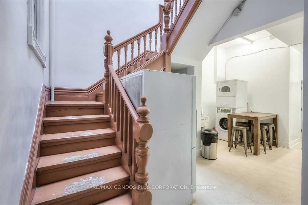 324 Spadina Avenue #b Property Photo 11