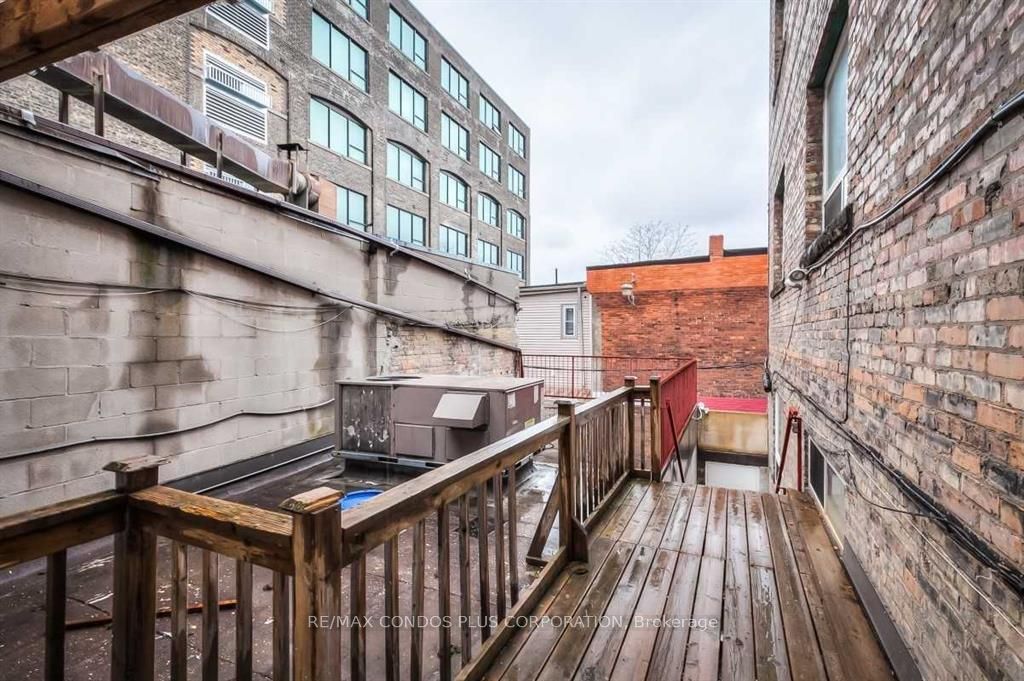 324 Spadina Avenue #b Property Photo 13