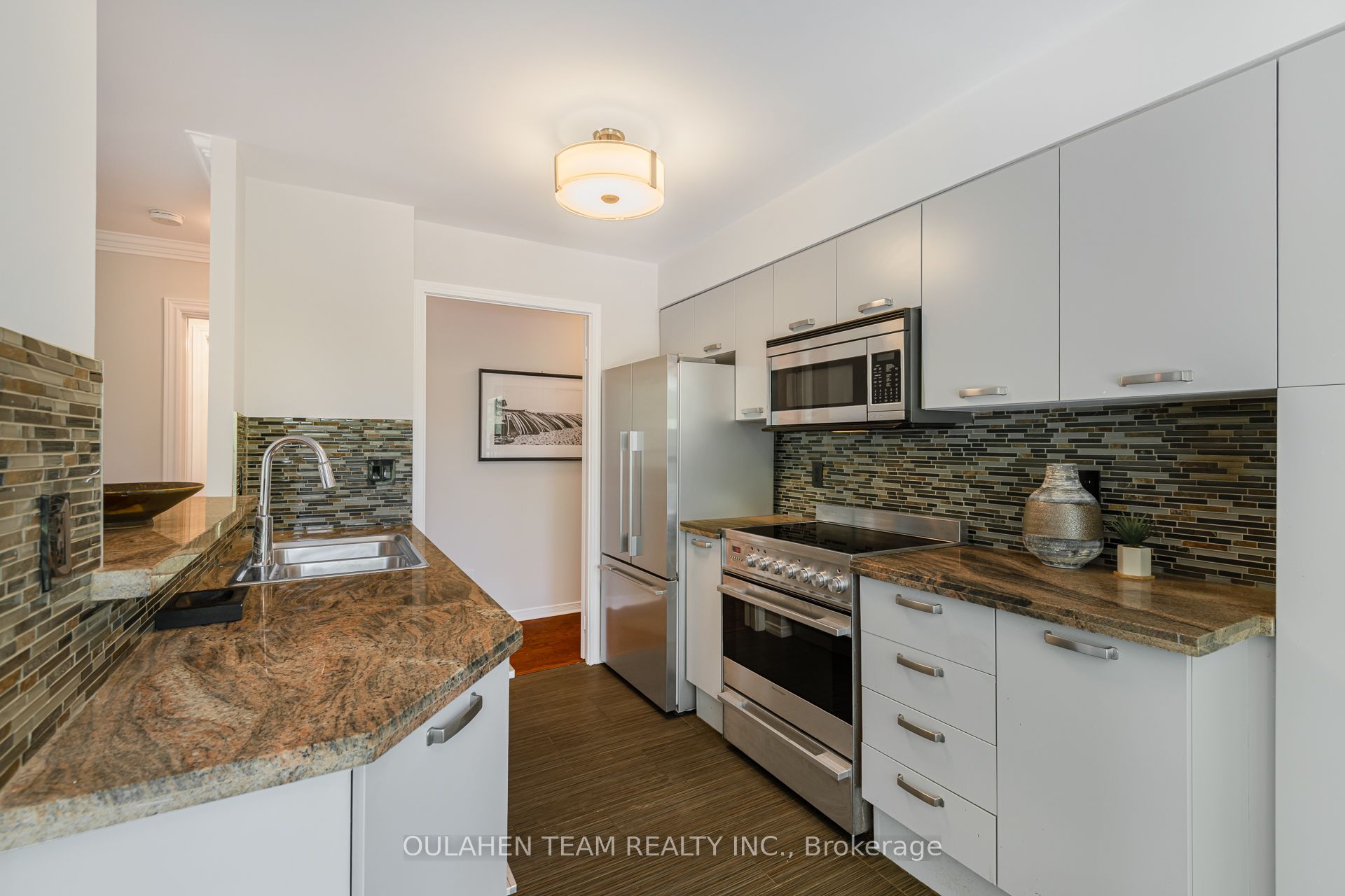 51 Harrison Garden Boulevard 202 Property Photo 7