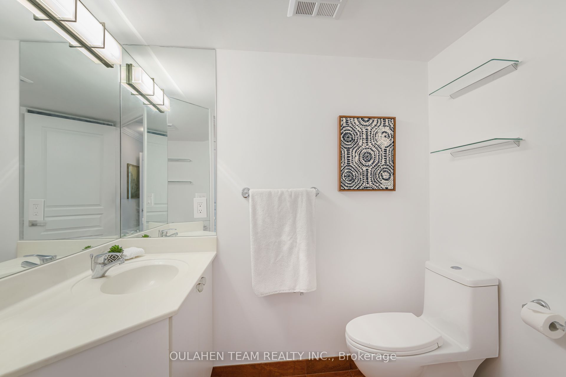 51 Harrison Garden Boulevard 202 Property Photo 23