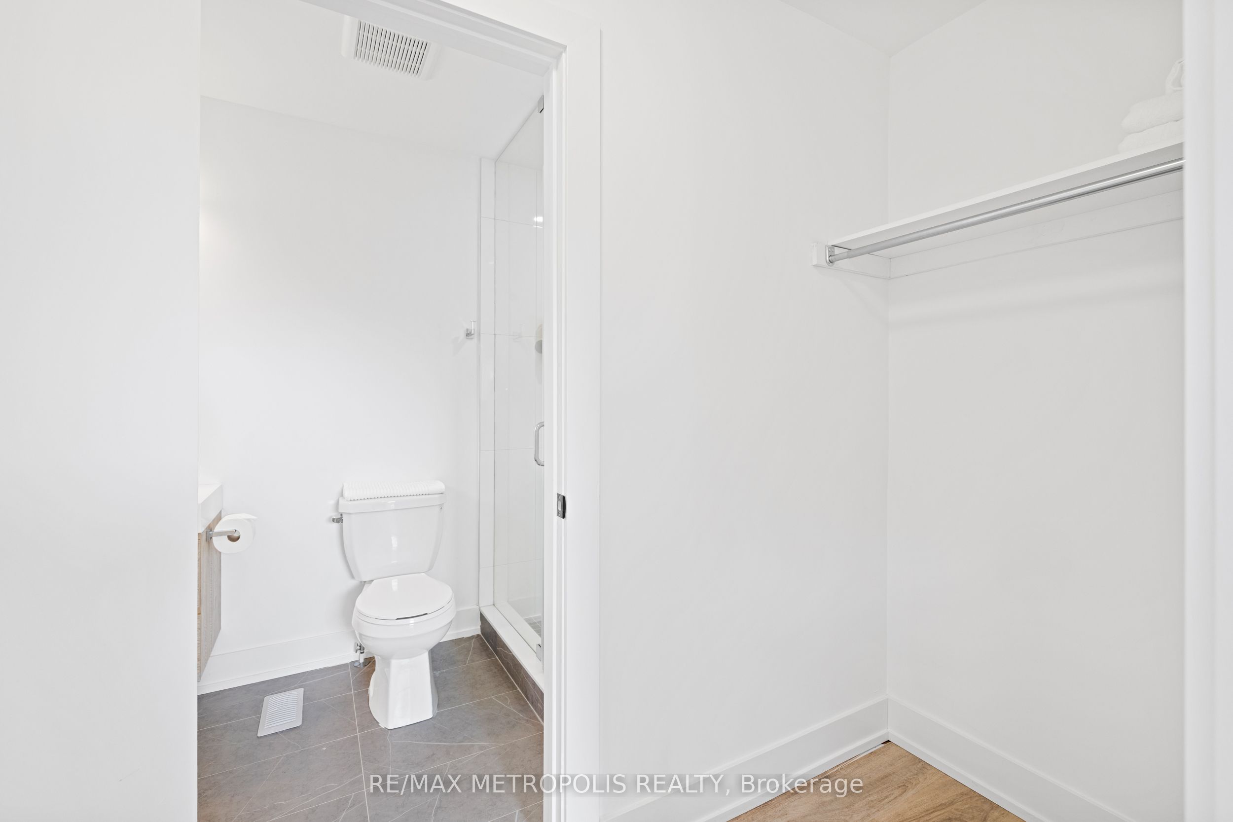447 Lansdowne Avenue Laneway Property Photo 21