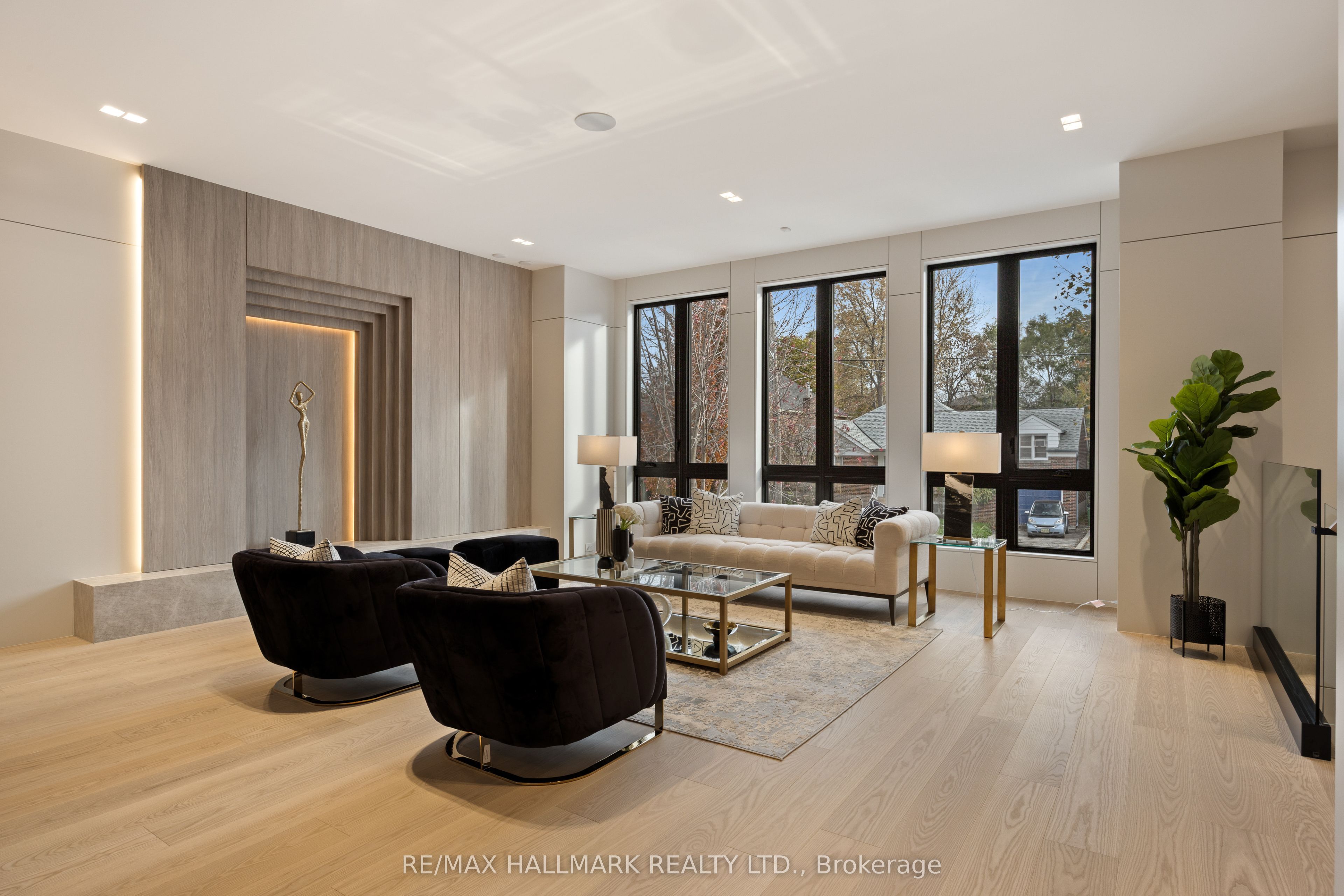 652 Bedford Park Avenue Property Photo 6