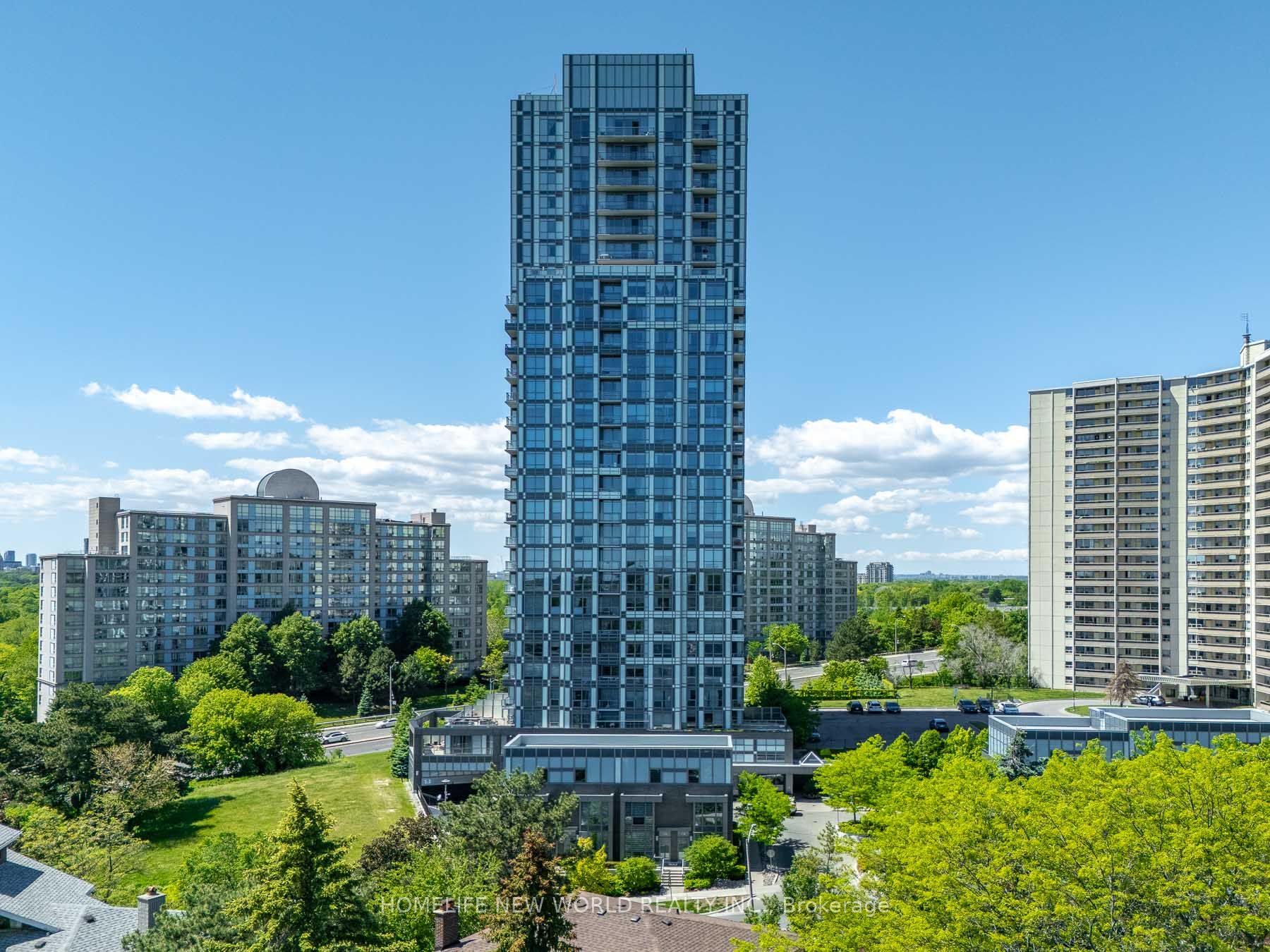 18 Graydon Hall Drive 809
