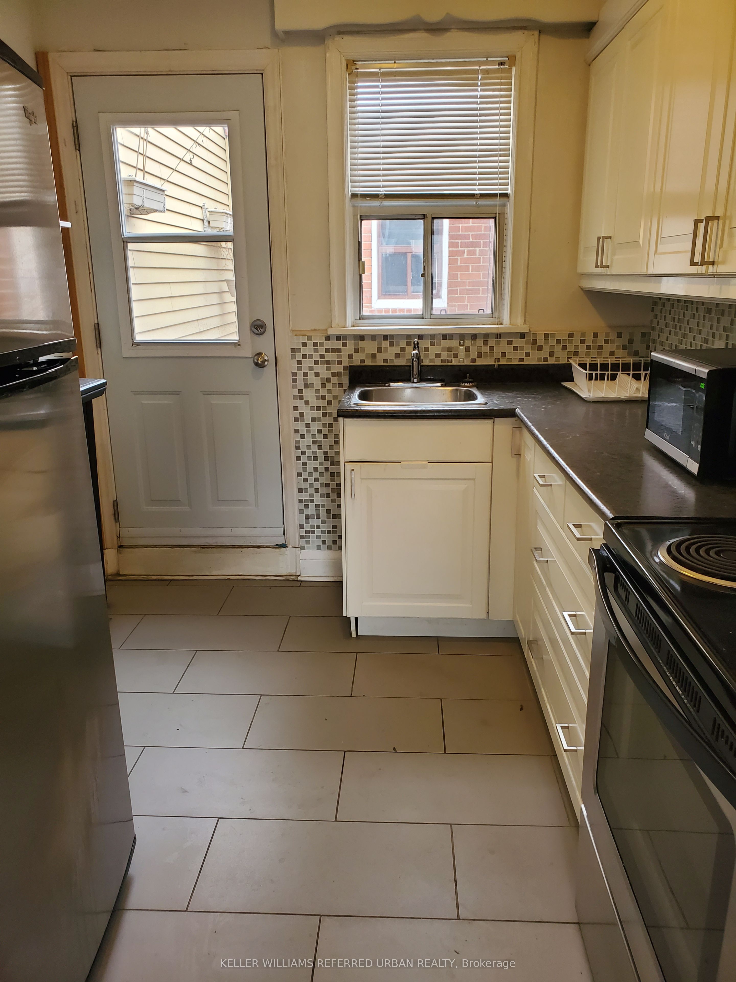 2017 Avenue Road Unit 1 Property Photo 3